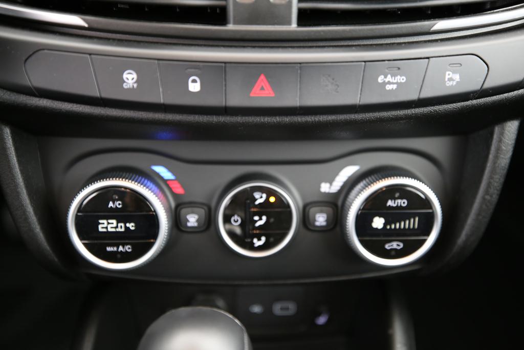 FIAT Tipo SW 1.5 Hybrid Swiss Edition-image-8