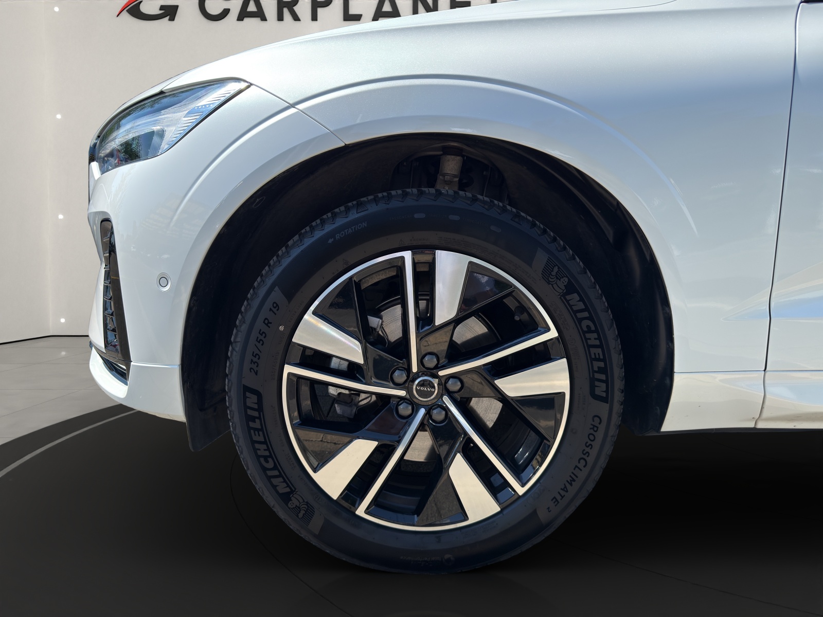 VOLVO XC60 2.0 B5 MH Plus Dark AWD-image-6