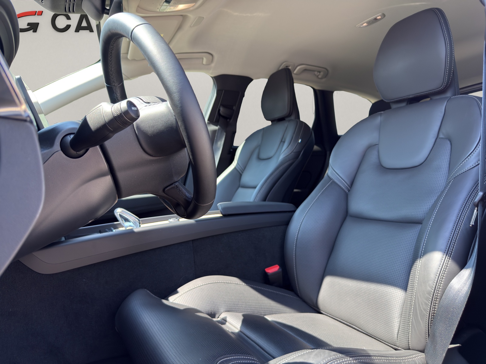 VOLVO XC60 2.0 B5 MH Plus Dark AWD-image-7