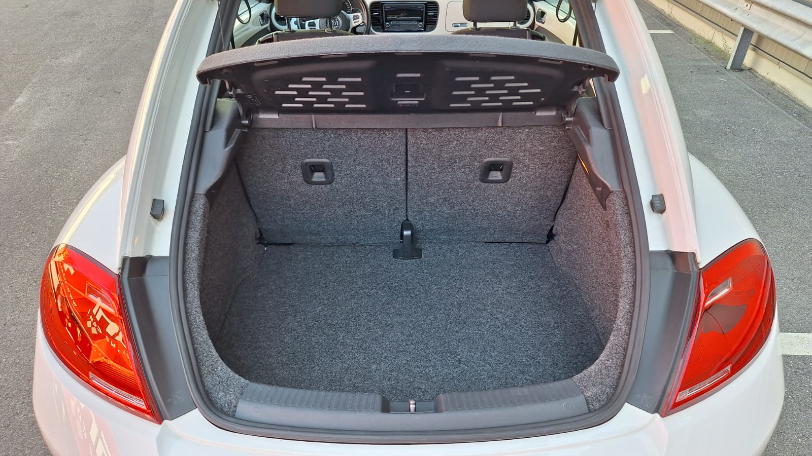 VW Beetle 1.4 TSI Design-image-7