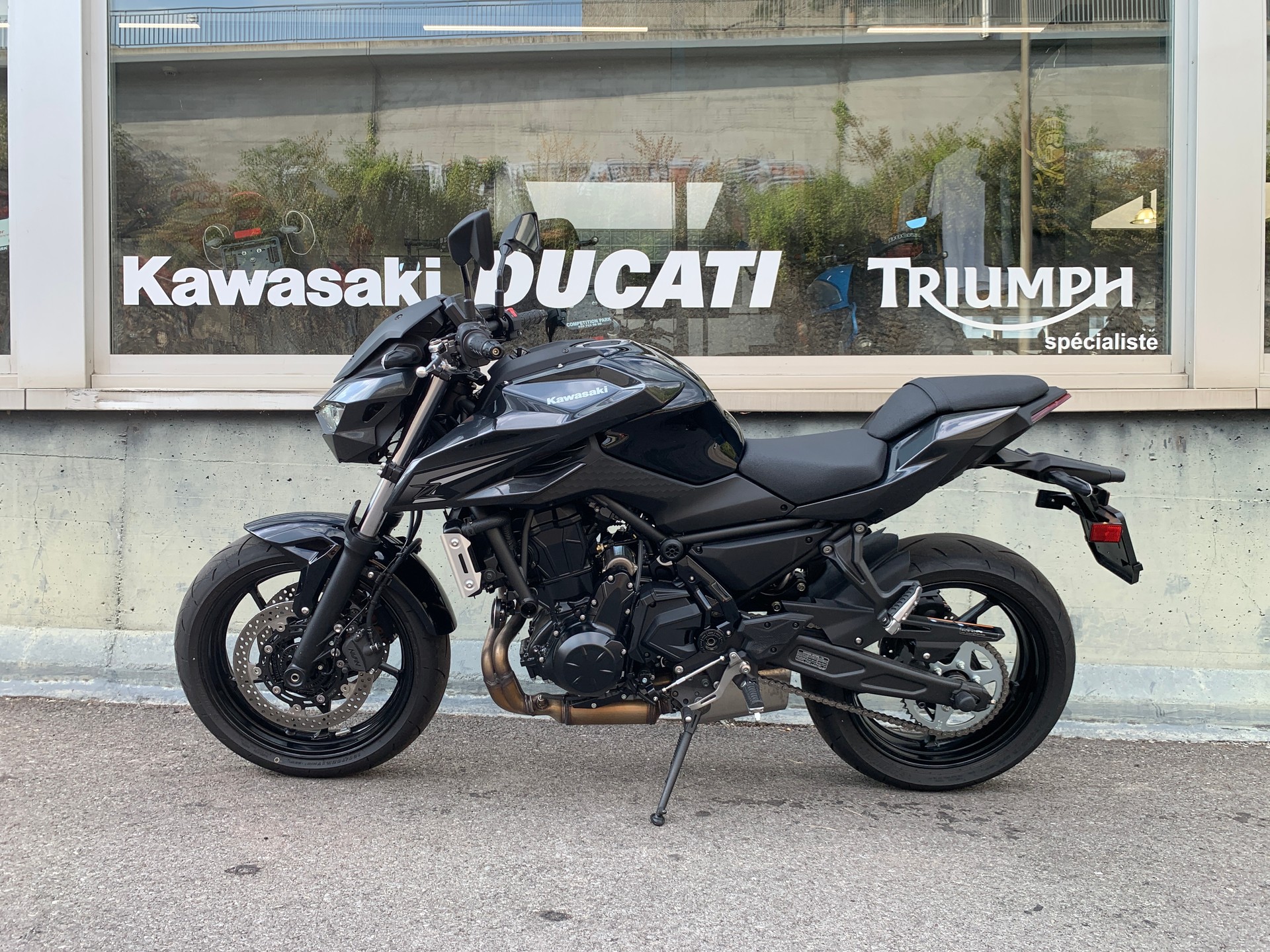 KAWASAKI Z 650-showroom-element-1