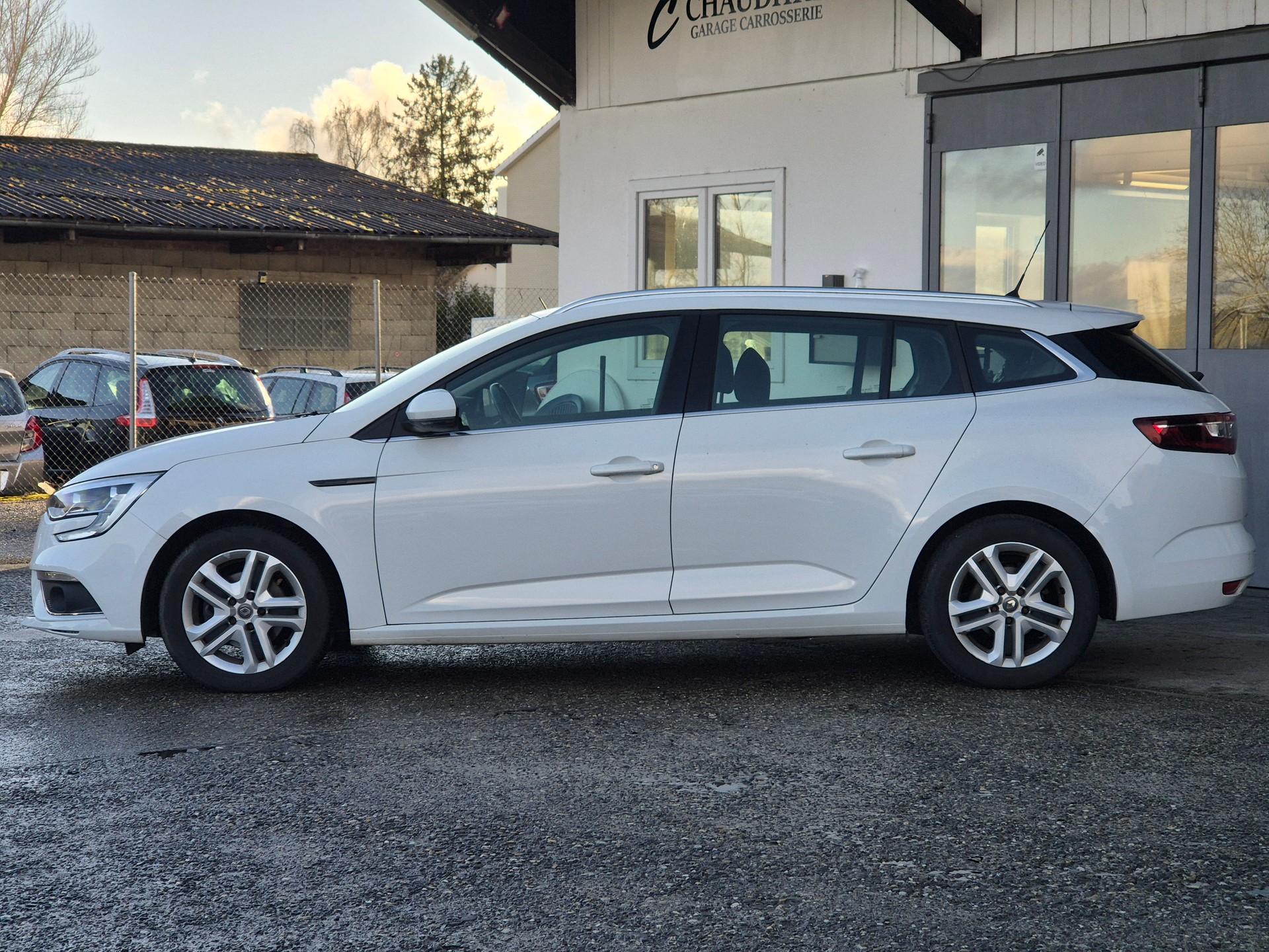 RENAULT Mégane Grandtour 1.5 dCi Business EDC-image-9