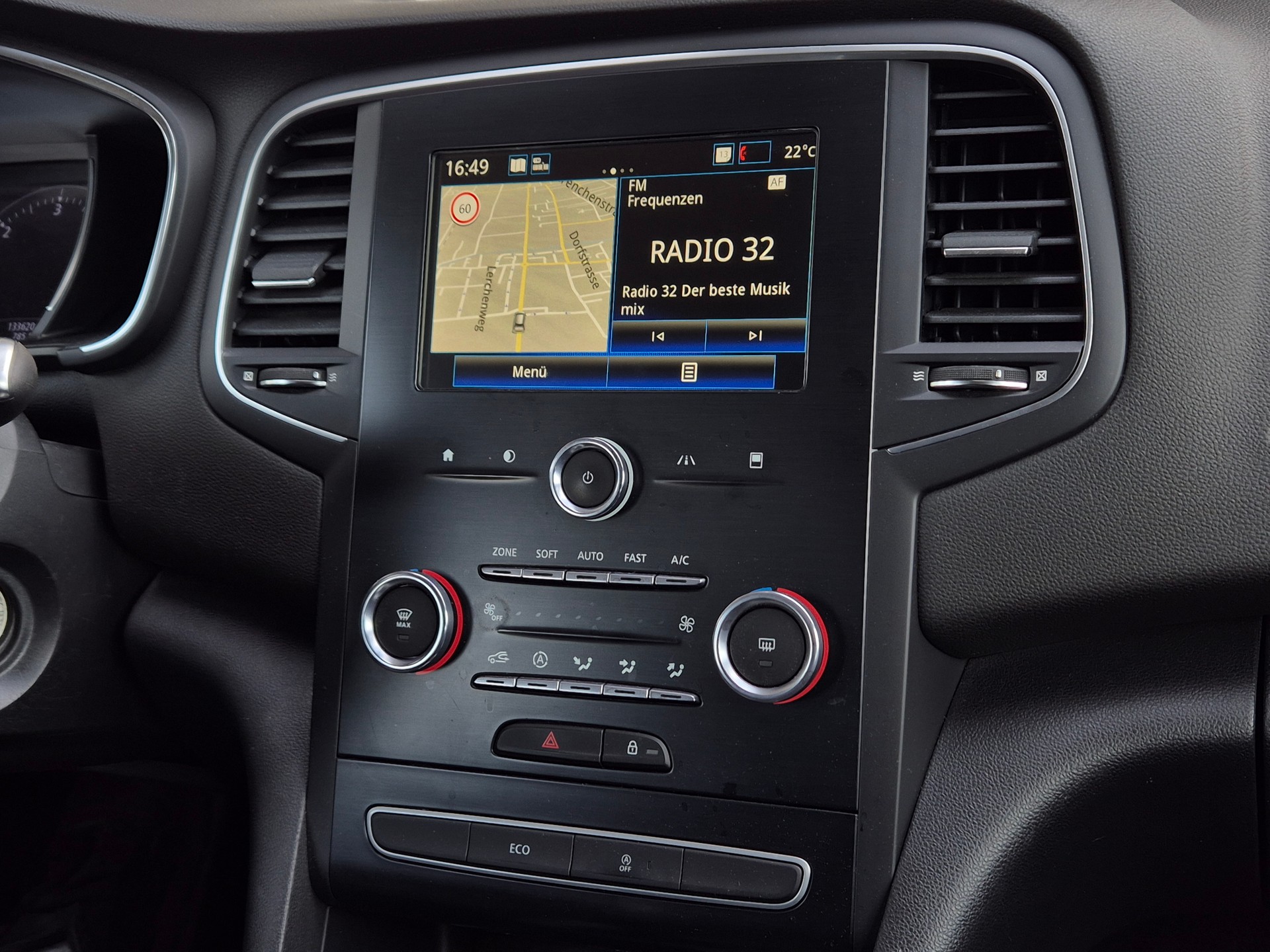 RENAULT Mégane Grandtour 1.5 dCi Business EDC-image-18