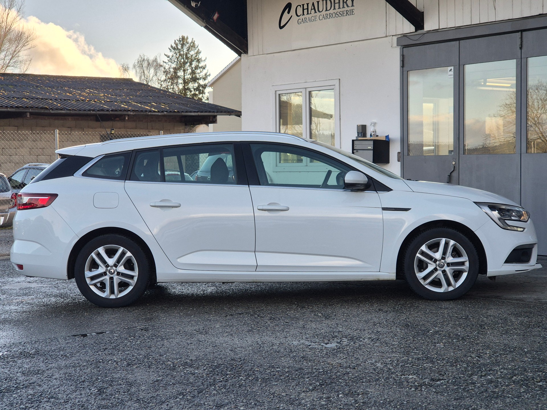 RENAULT Mégane Grandtour 1.5 dCi Business EDC-image-4