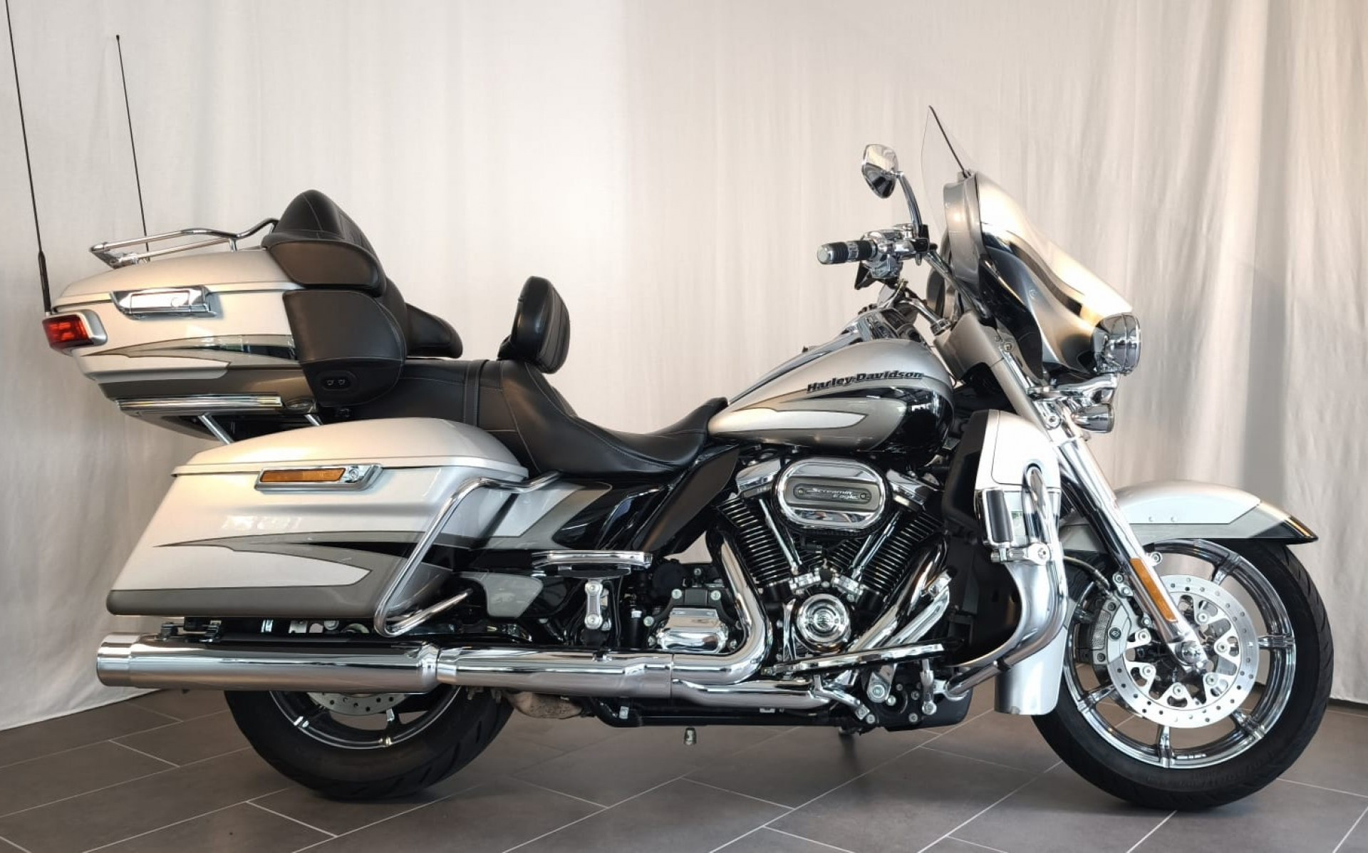HARLEY-DAVIDSON FLHTKSE 1868 CVO Electra Glide Ultra Limited