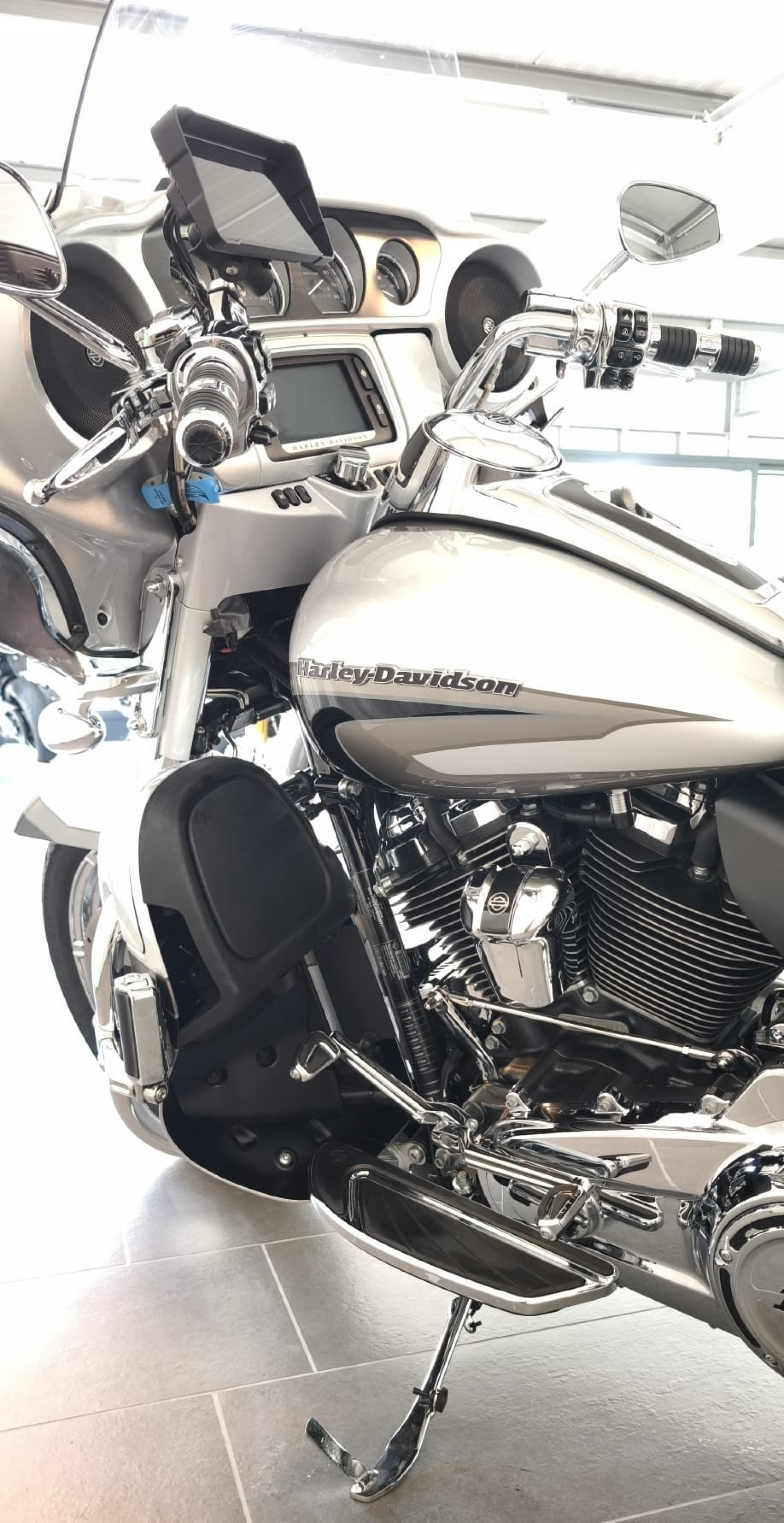 HARLEY-DAVIDSON FLHTKSE 1868 CVO Electra Glide Ultra Limited-image-4