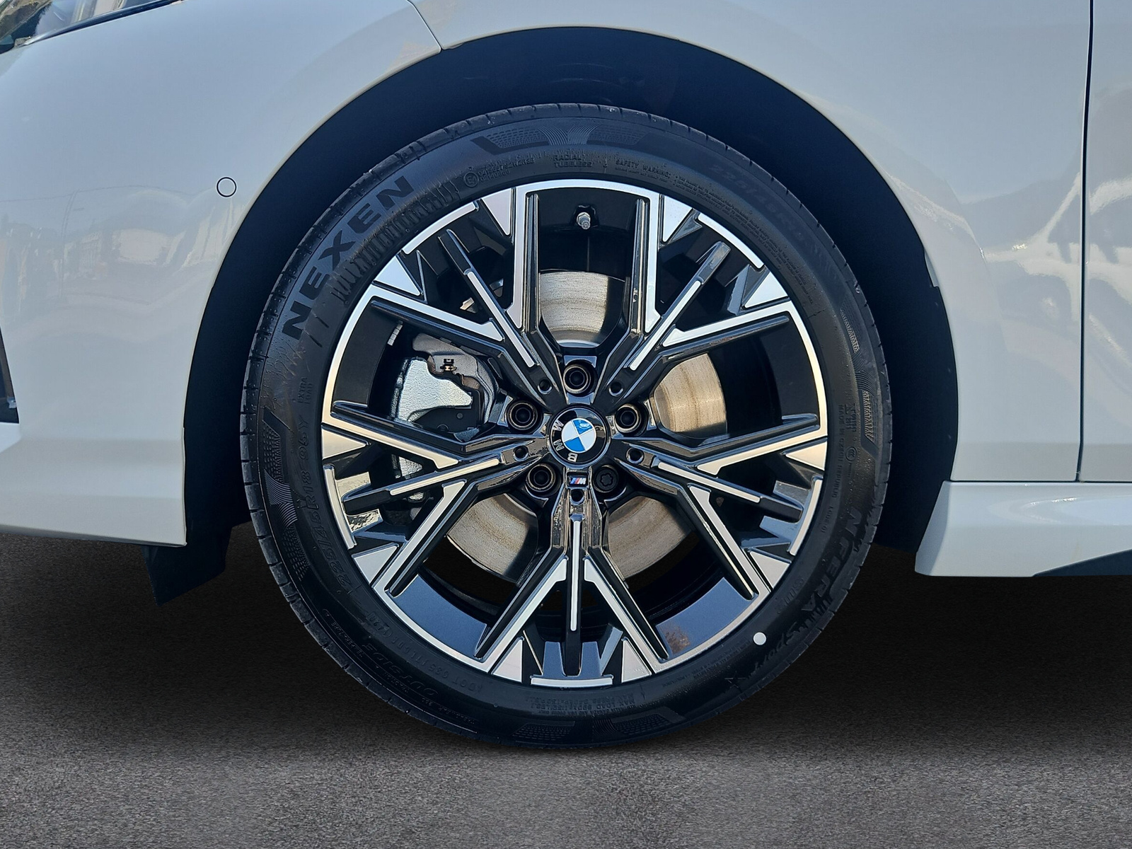 BMW 123 xDrive M Sport Steptronic-image-9