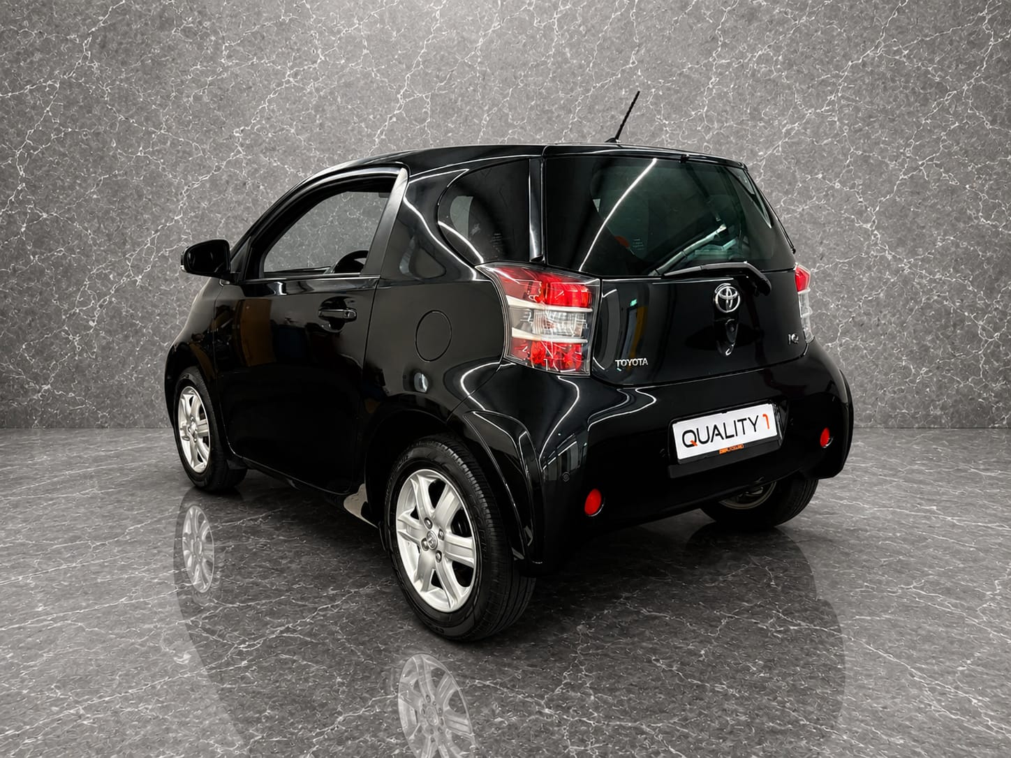 TOYOTA iQ2 1.0 VVT-i Multidrive-image-8