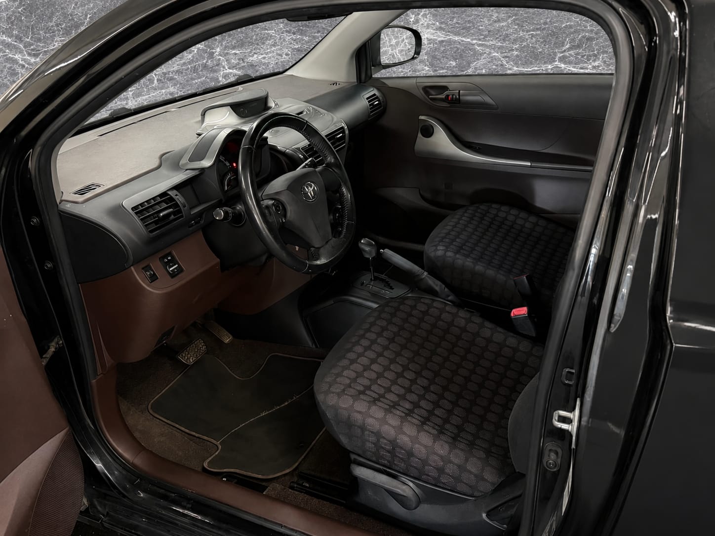 TOYOTA iQ2 1.0 VVT-i Multidrive-image-16
