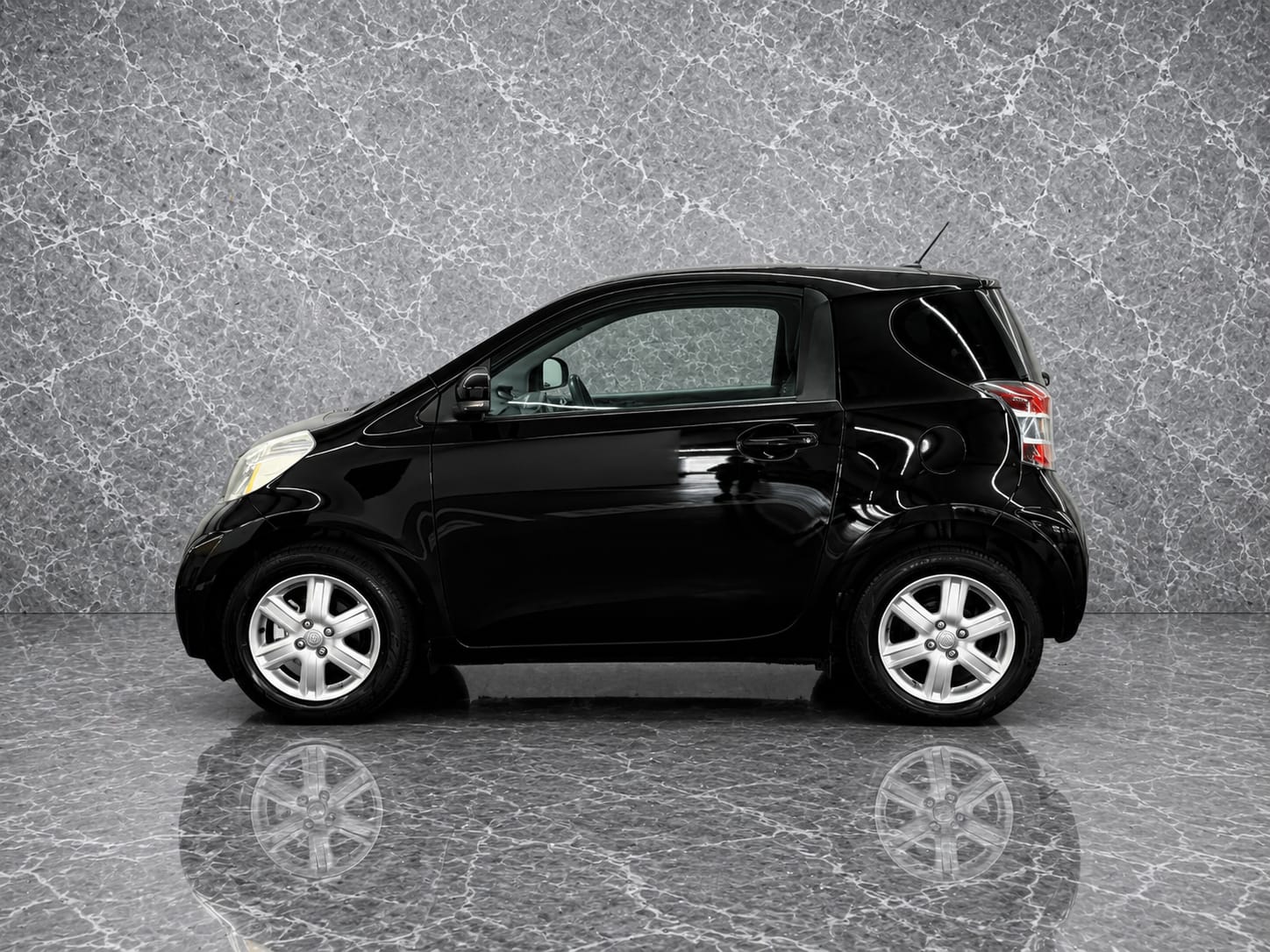 TOYOTA iQ2 1.0 VVT-i Multidrive-image-5