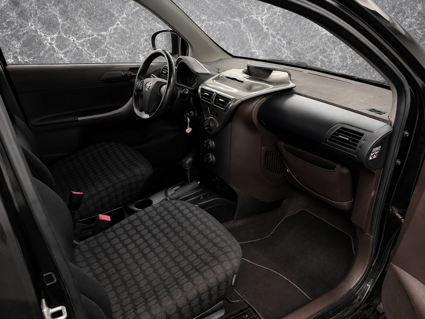 TOYOTA iQ2 1.0 VVT-i Multidrive-image-19