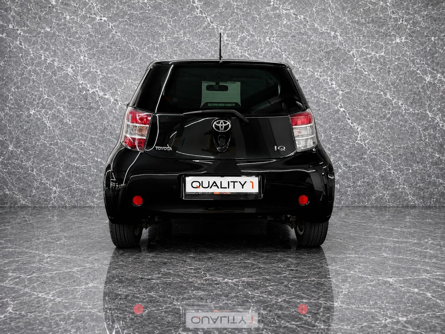 TOYOTA iQ2 1.0 VVT-i Multidrive-image-13