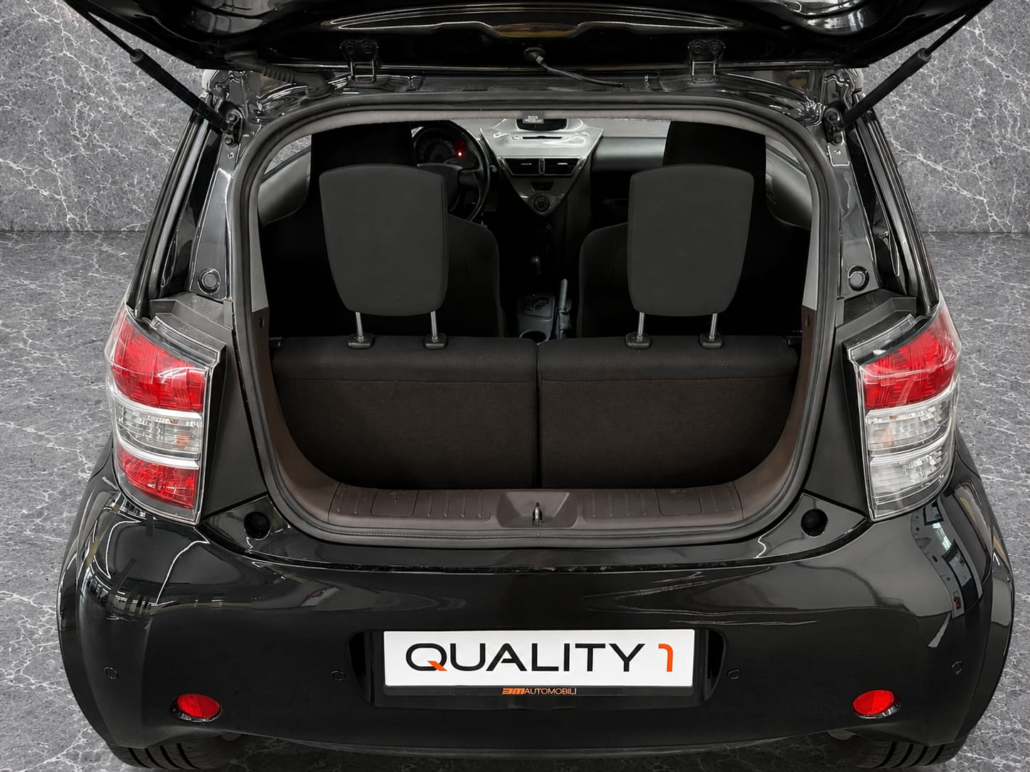 TOYOTA iQ2 1.0 VVT-i Multidrive-image-14