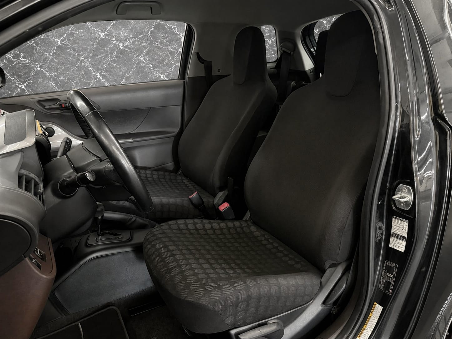 TOYOTA iQ2 1.0 VVT-i Multidrive-image-17