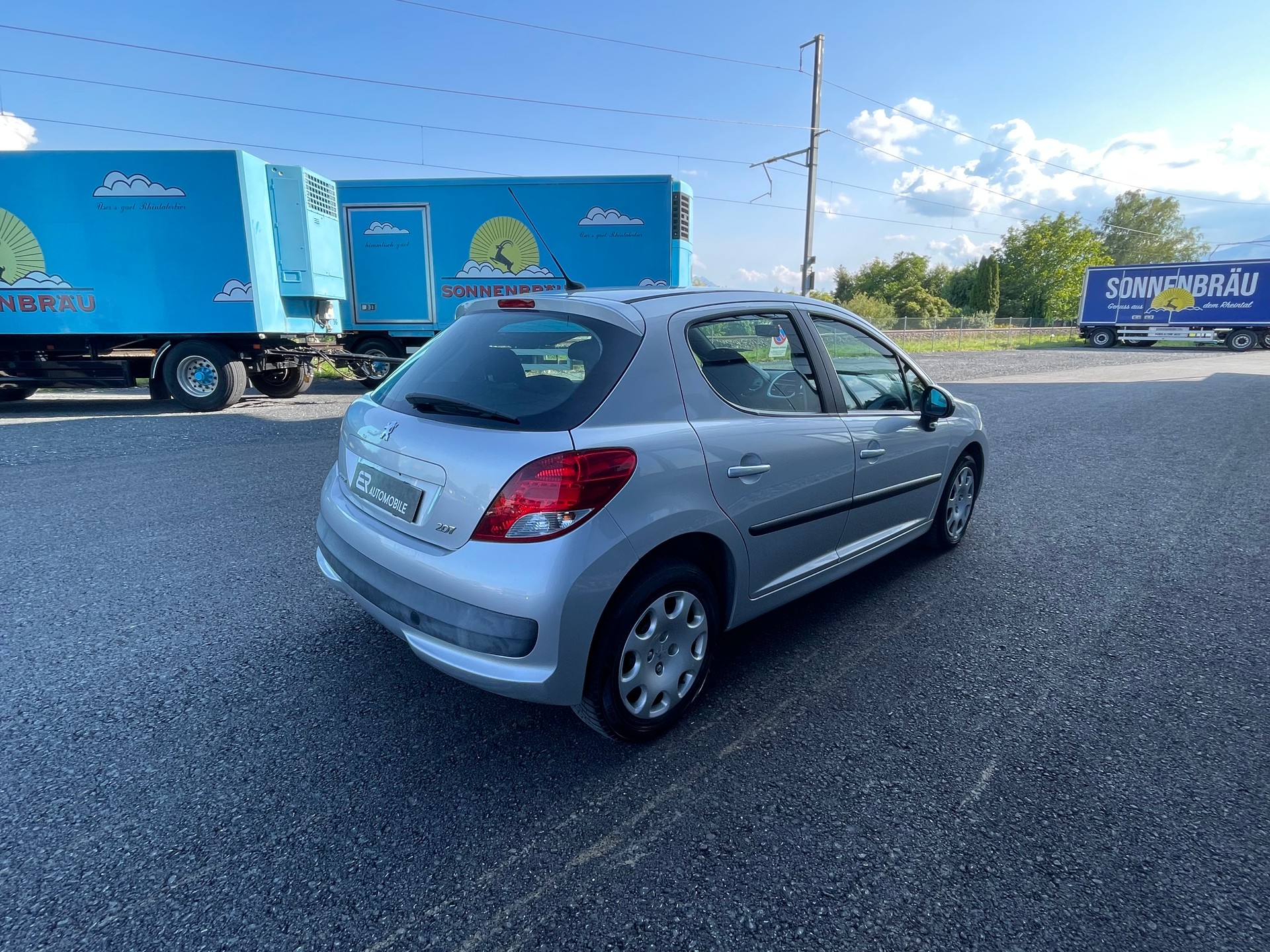 PEUGEOT 207 1.4 16V Trendy Clim-image-4