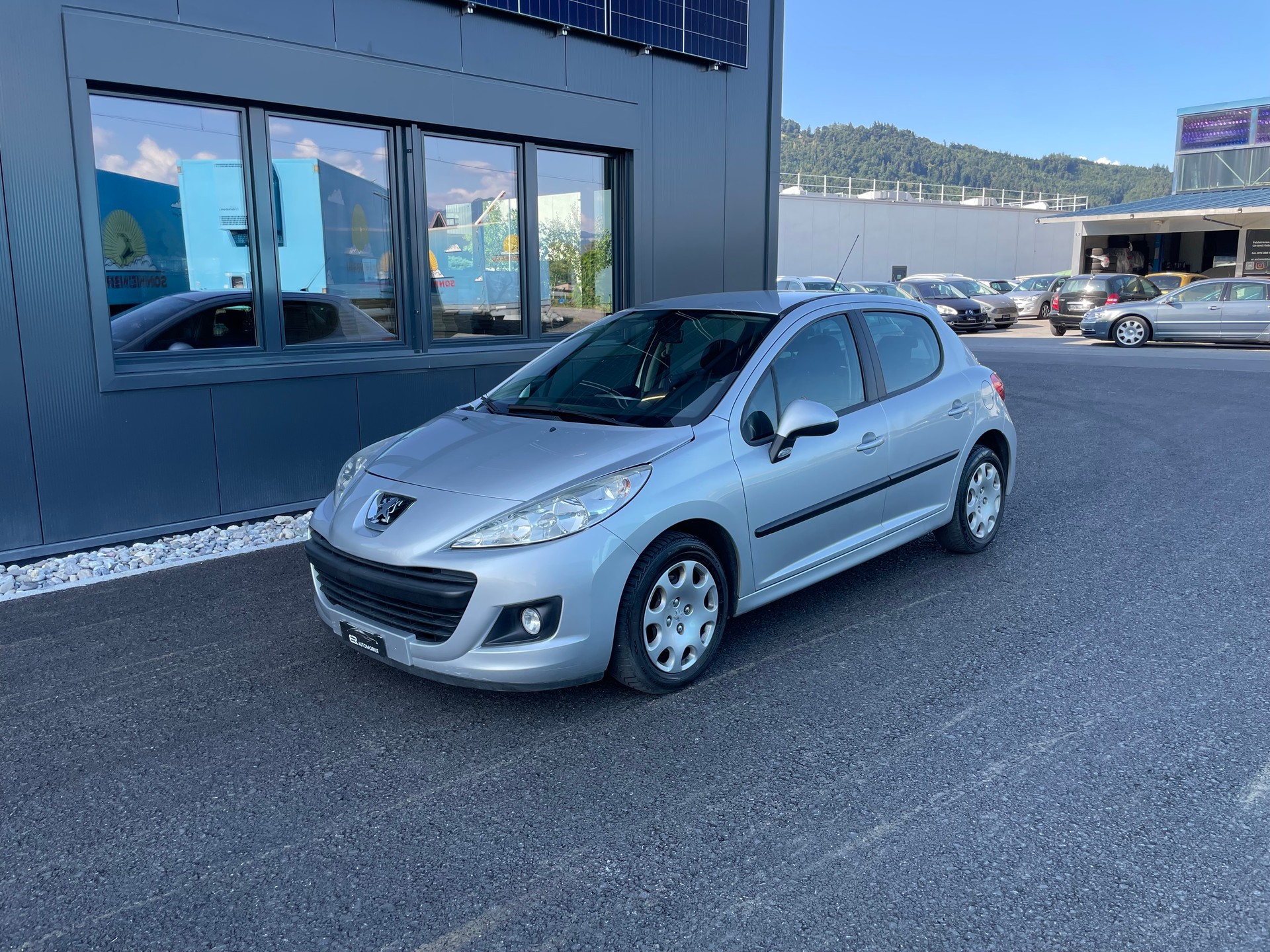 PEUGEOT 207 1.4 16V Trendy Clim-image-0