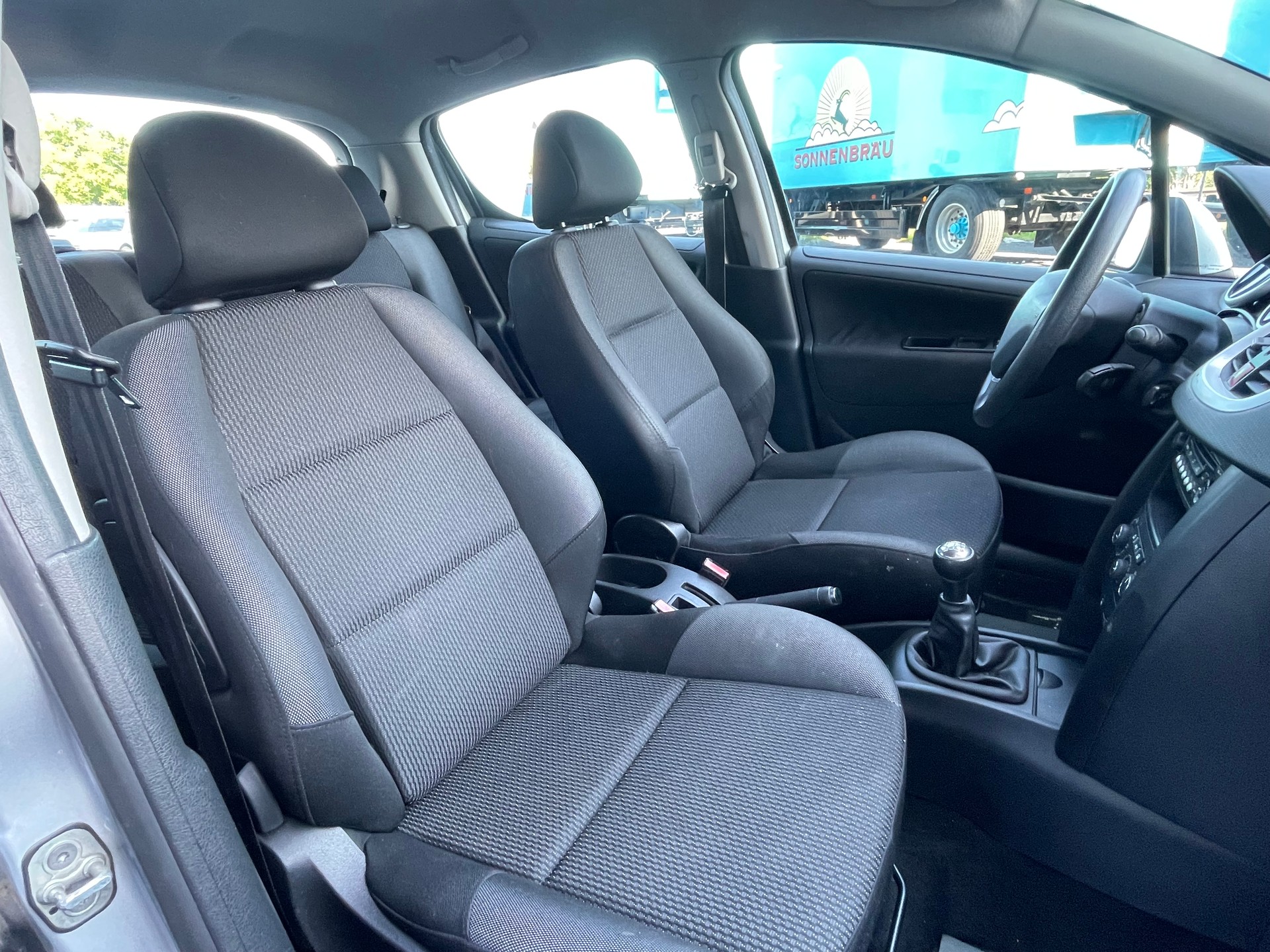 PEUGEOT 207 1.4 16V Trendy Clim-image-11
