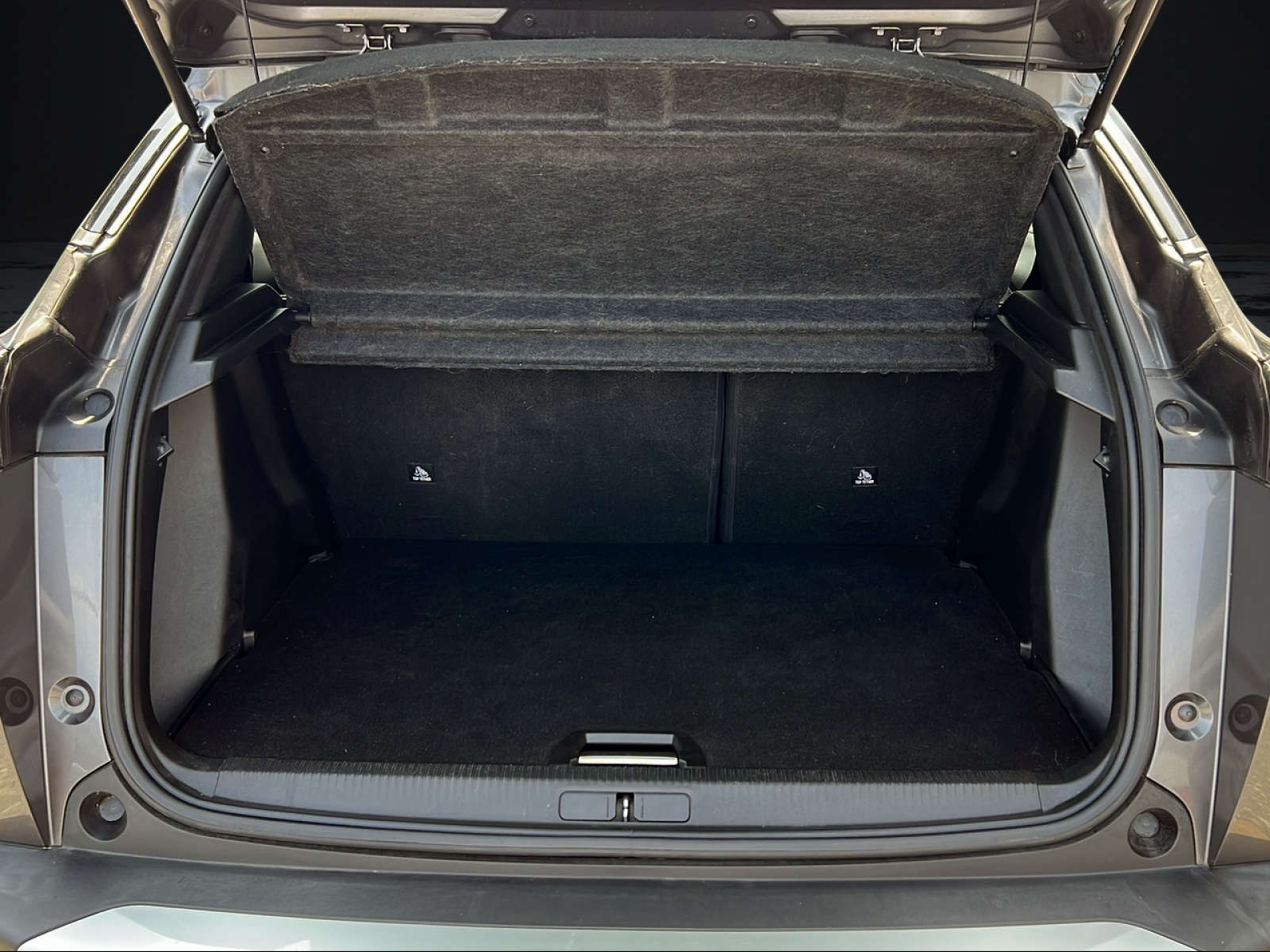 PEUGEOT 2008 1.2 PureTech Allure-image-12