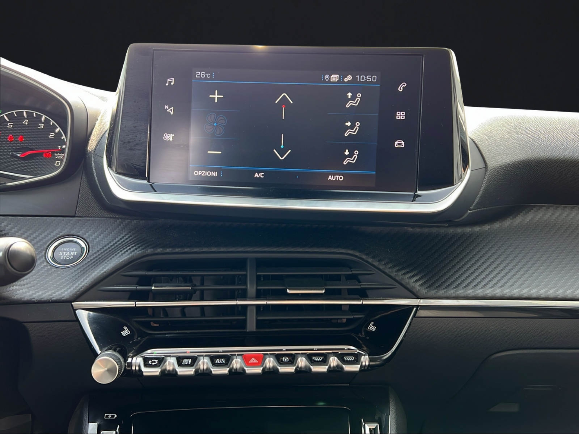 PEUGEOT 2008 1.2 PureTech Allure-image-9