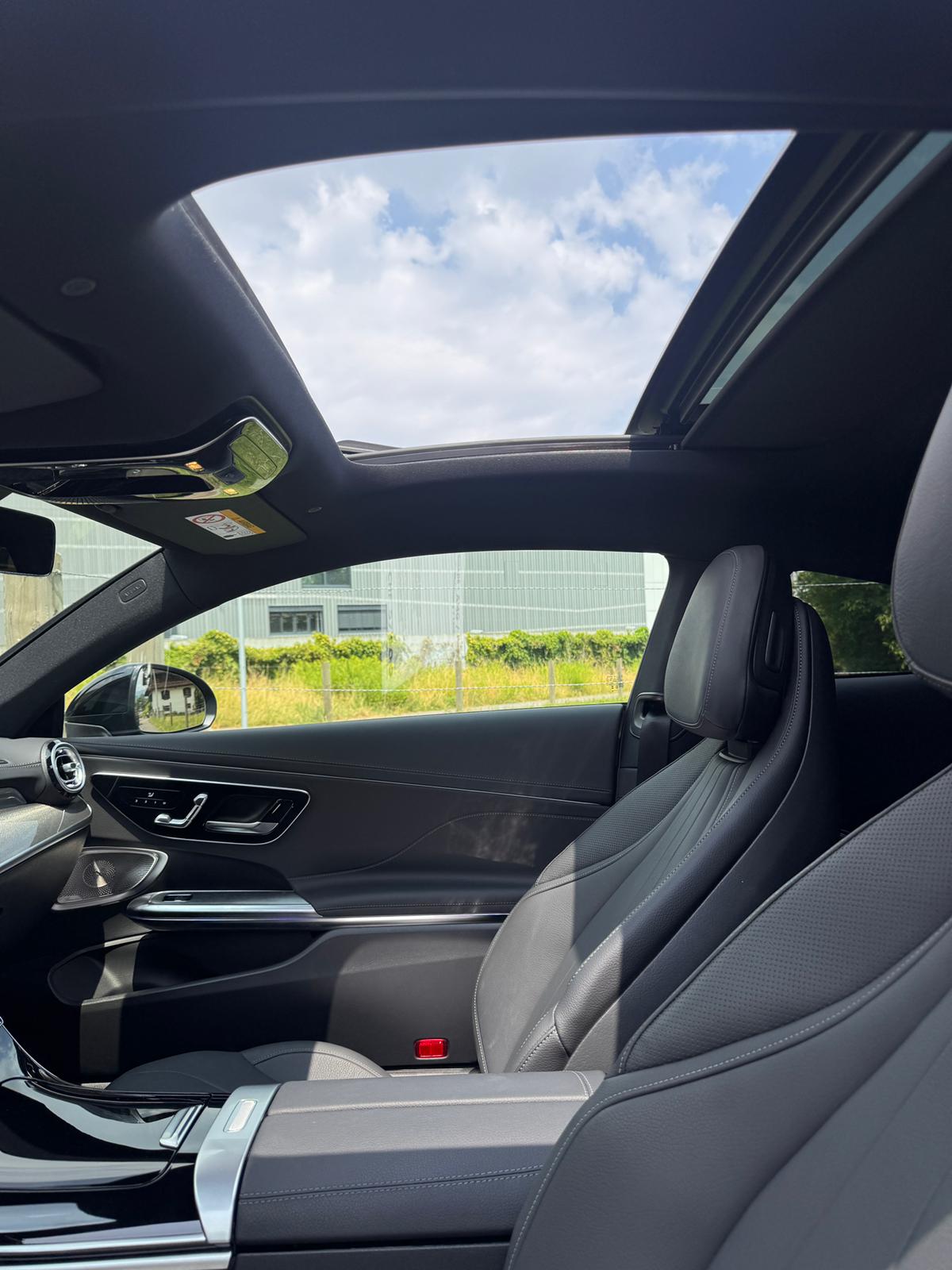MERCEDES-BENZ CLE 300 AMG Line 4matic-image-4