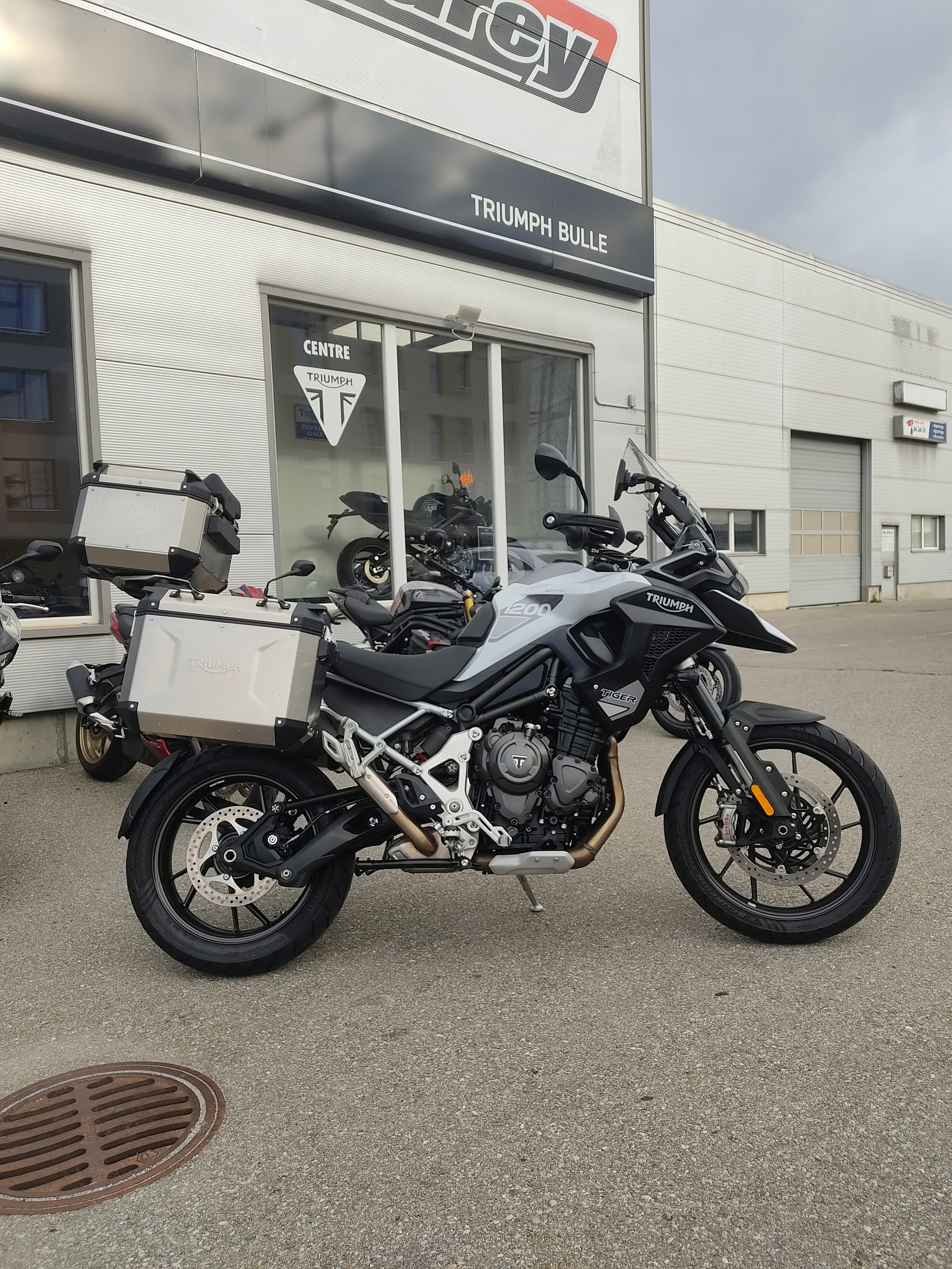 TRIUMPH Tiger 1200 GT Pro-showroom-element-1