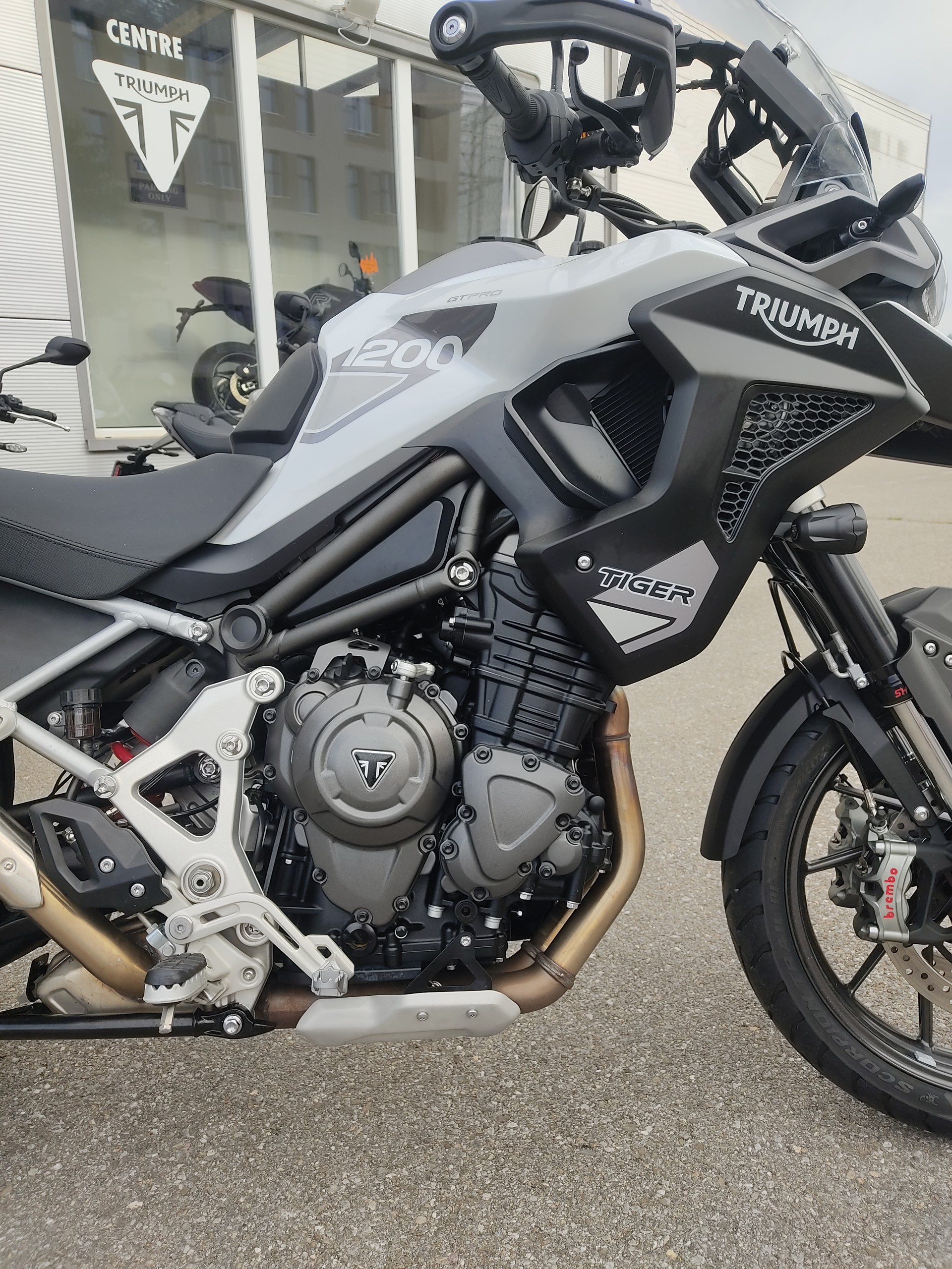 TRIUMPH Tiger 1200 GT Pro-showroom-element-3
