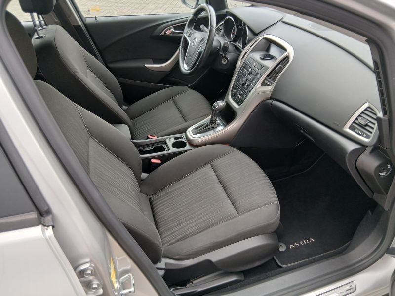 MERCEDES-BENZ E 220 CDI BlueEfficiency Avantgarde 7G-Tronic-image-9