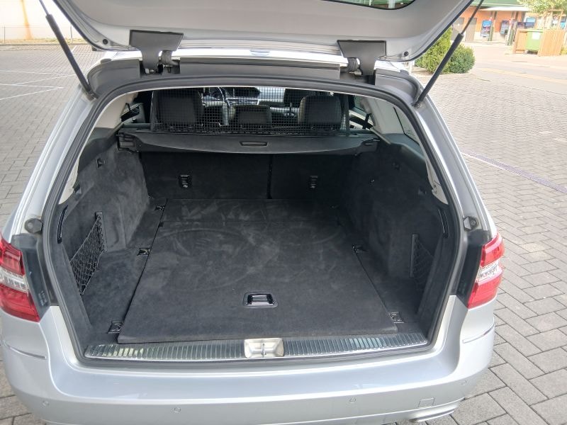MERCEDES-BENZ E 220 CDI BlueEfficiency Avantgarde 7G-Tronic-image-7