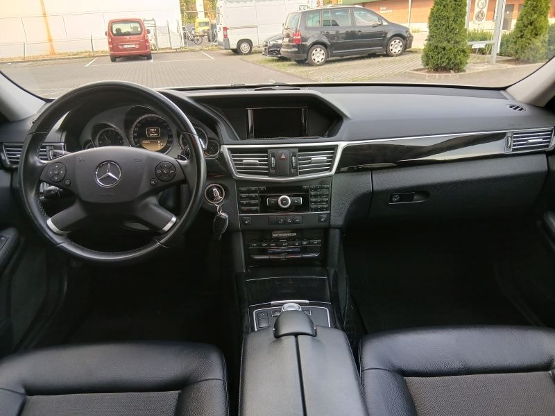MERCEDES-BENZ E 220 CDI BlueEfficiency Avantgarde 7G-Tronic-image-6