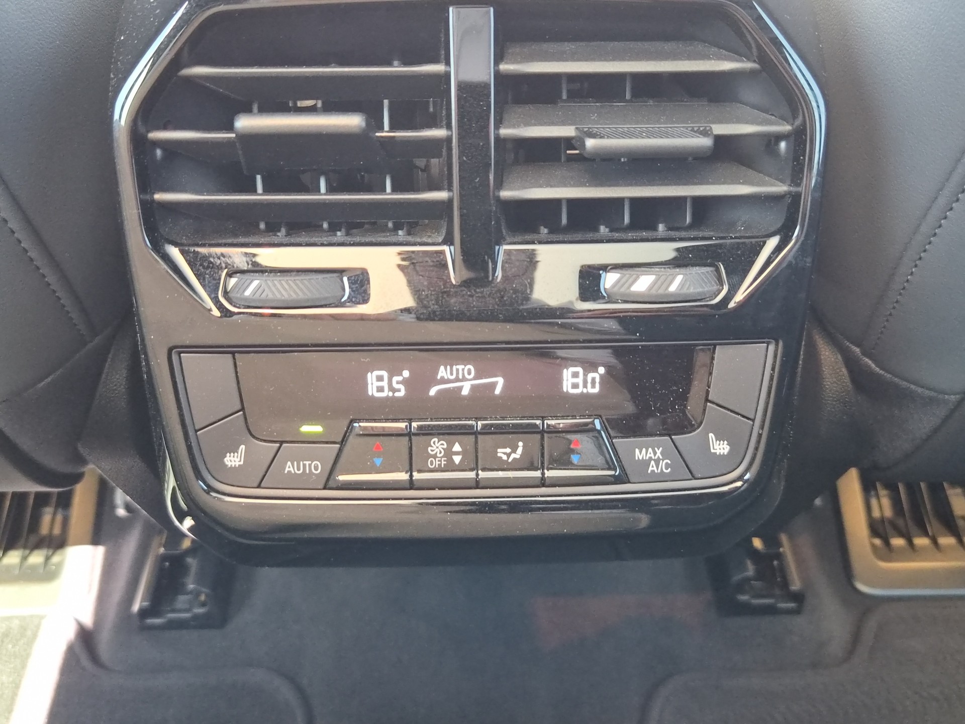 BMW iX xDrive50-image-23