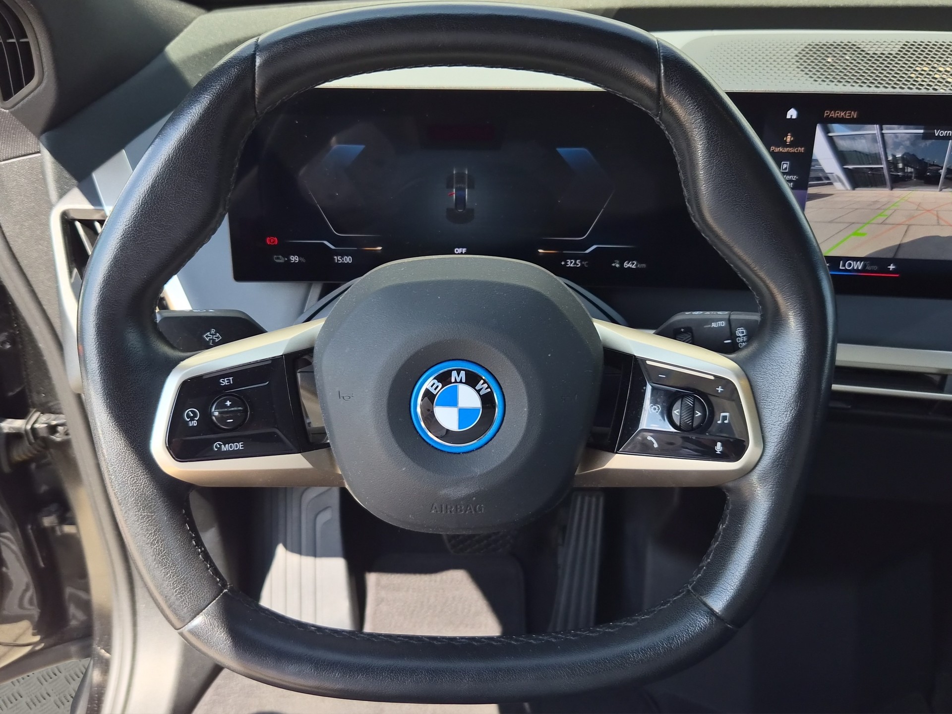 BMW iX xDrive50-image-14