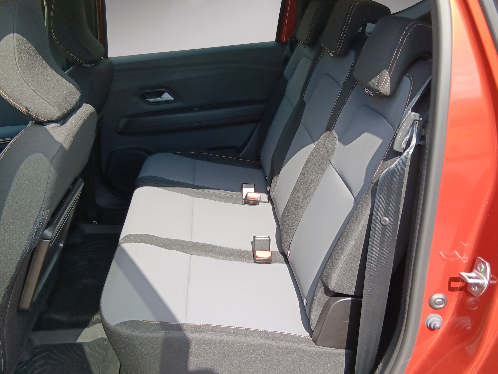 DACIA Jogger TCe 110 Extreme-image-8