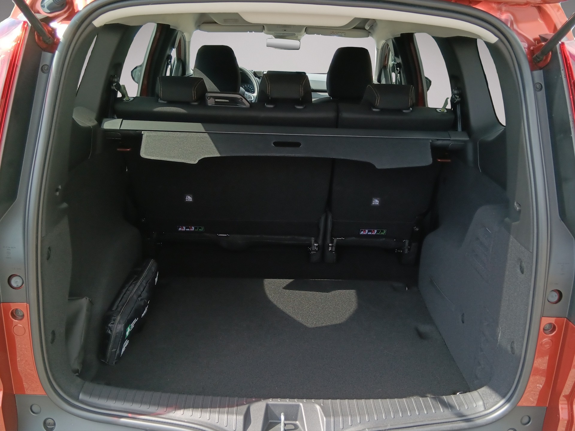 DACIA Jogger TCe 110 Extreme-image-10