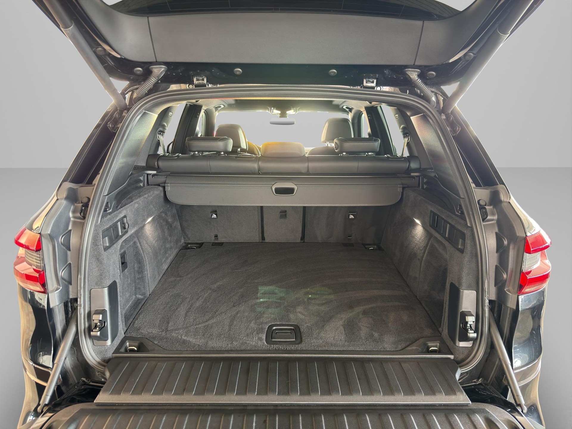 BMW X5 xDrive M50d-image-9