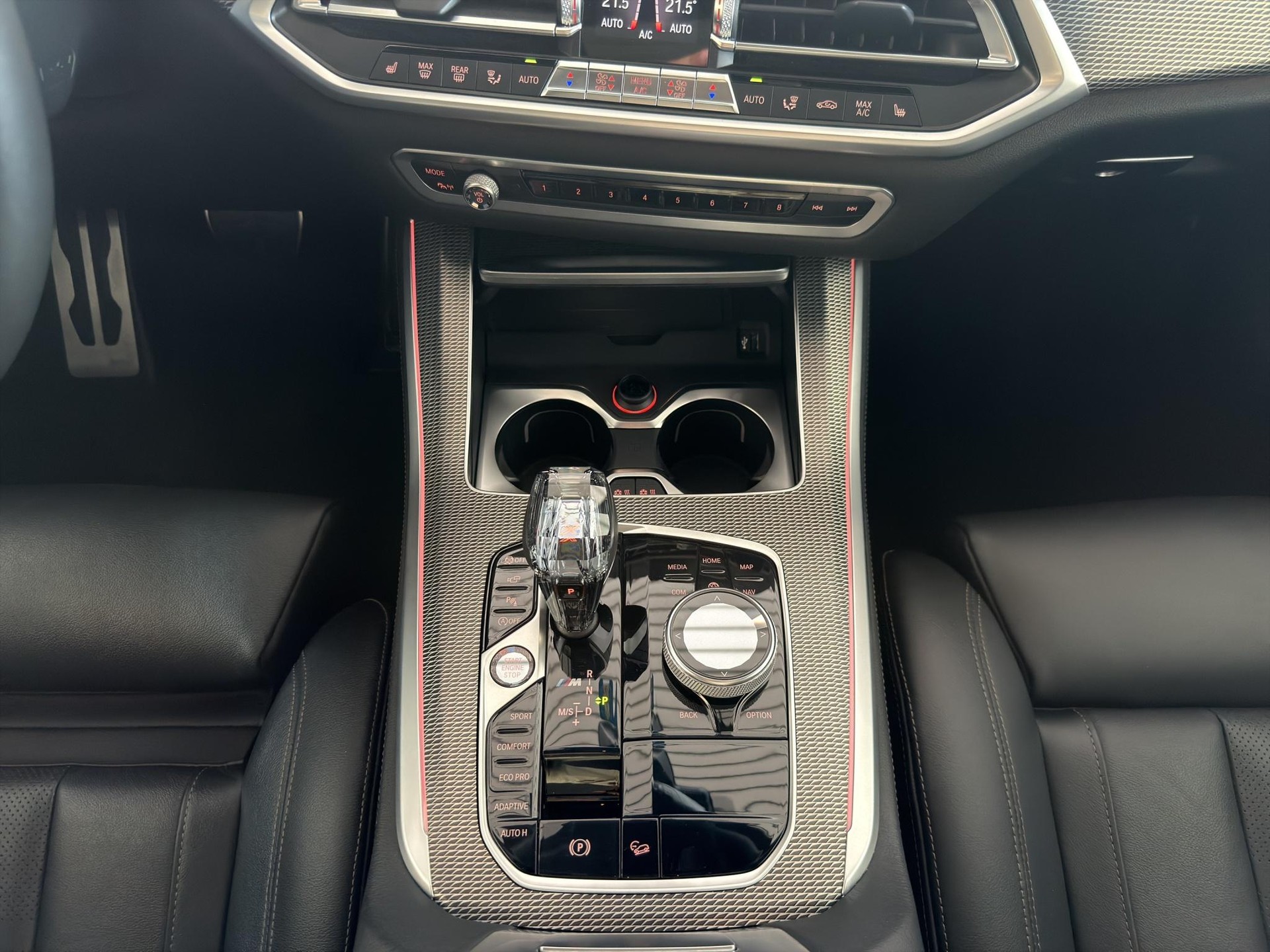 BMW X5 xDrive M50d-image-15