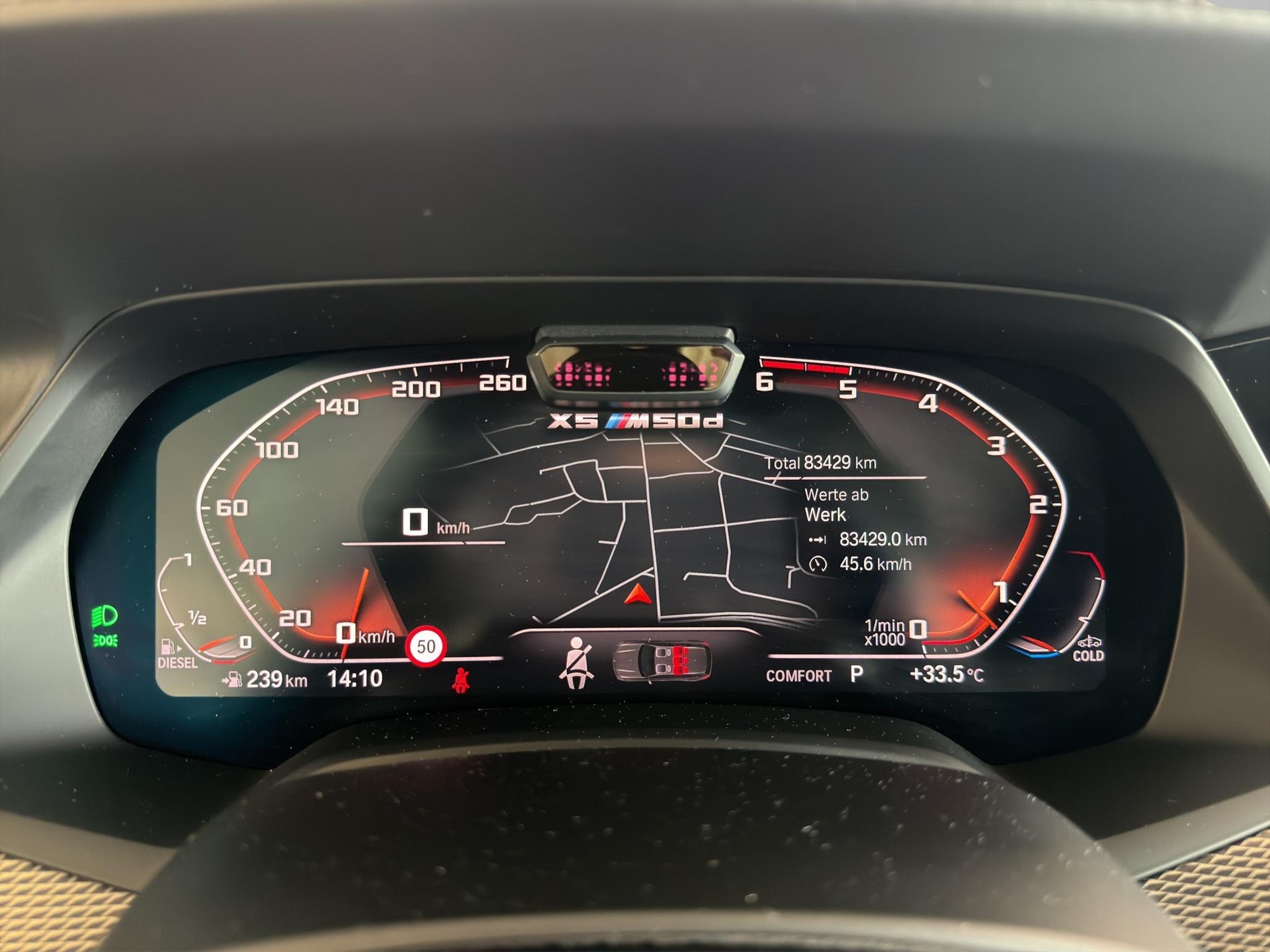 BMW X5 xDrive M50d-image-16
