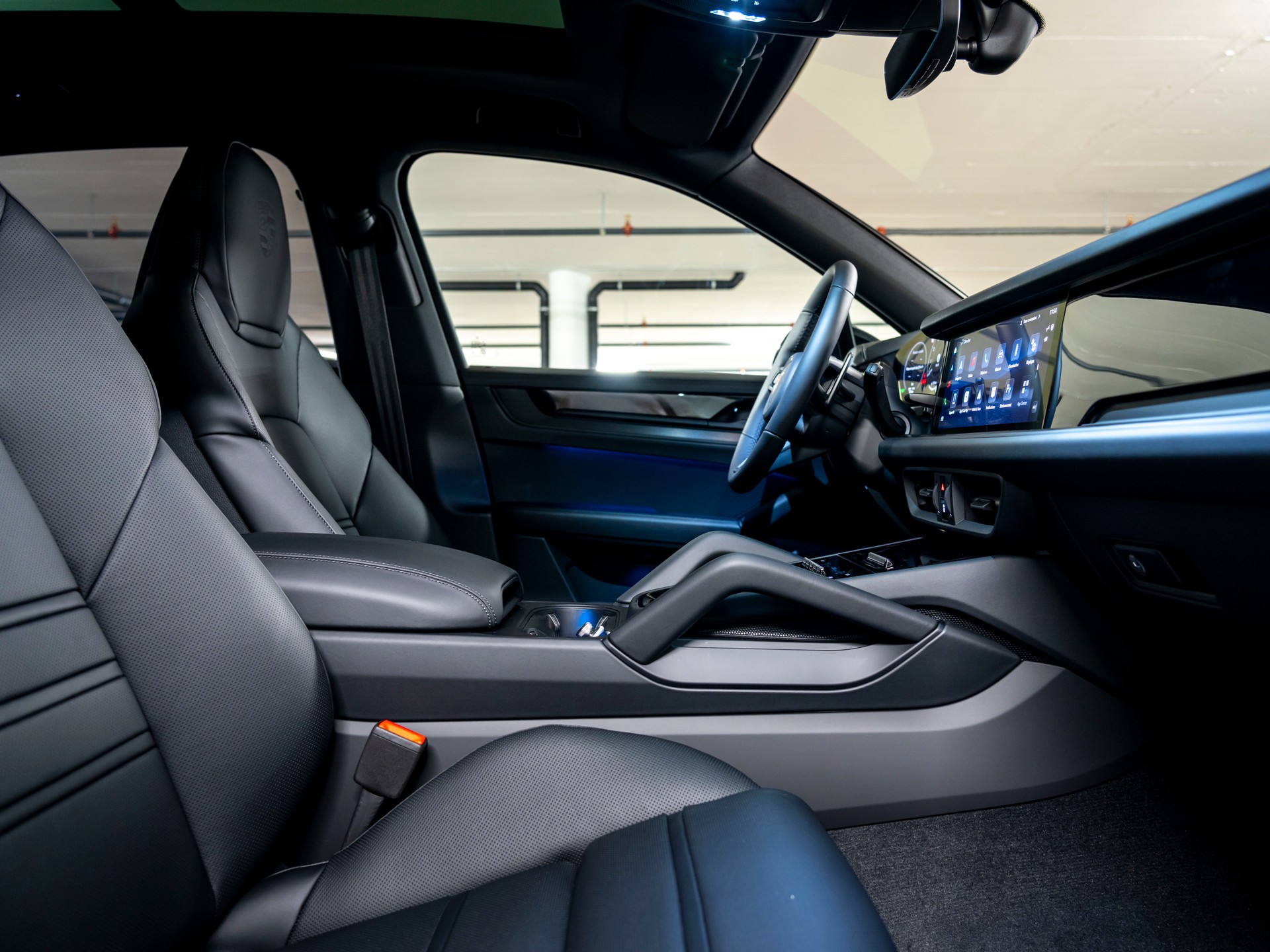PORSCHE Cayenne Black Edition Tiptronic-image-21