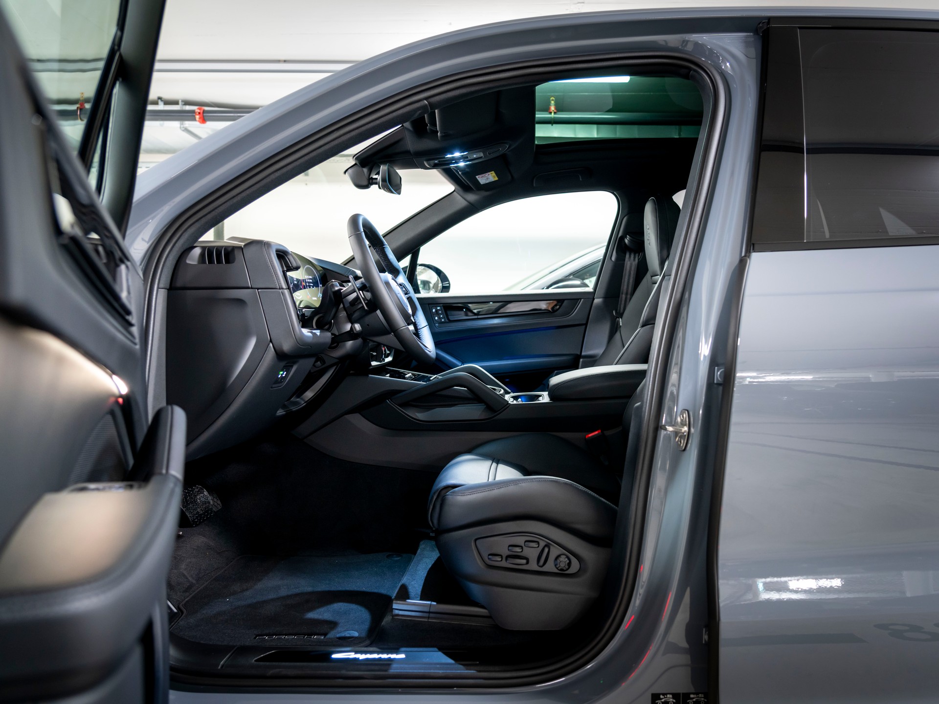 PORSCHE Cayenne Black Edition Tiptronic-image-14