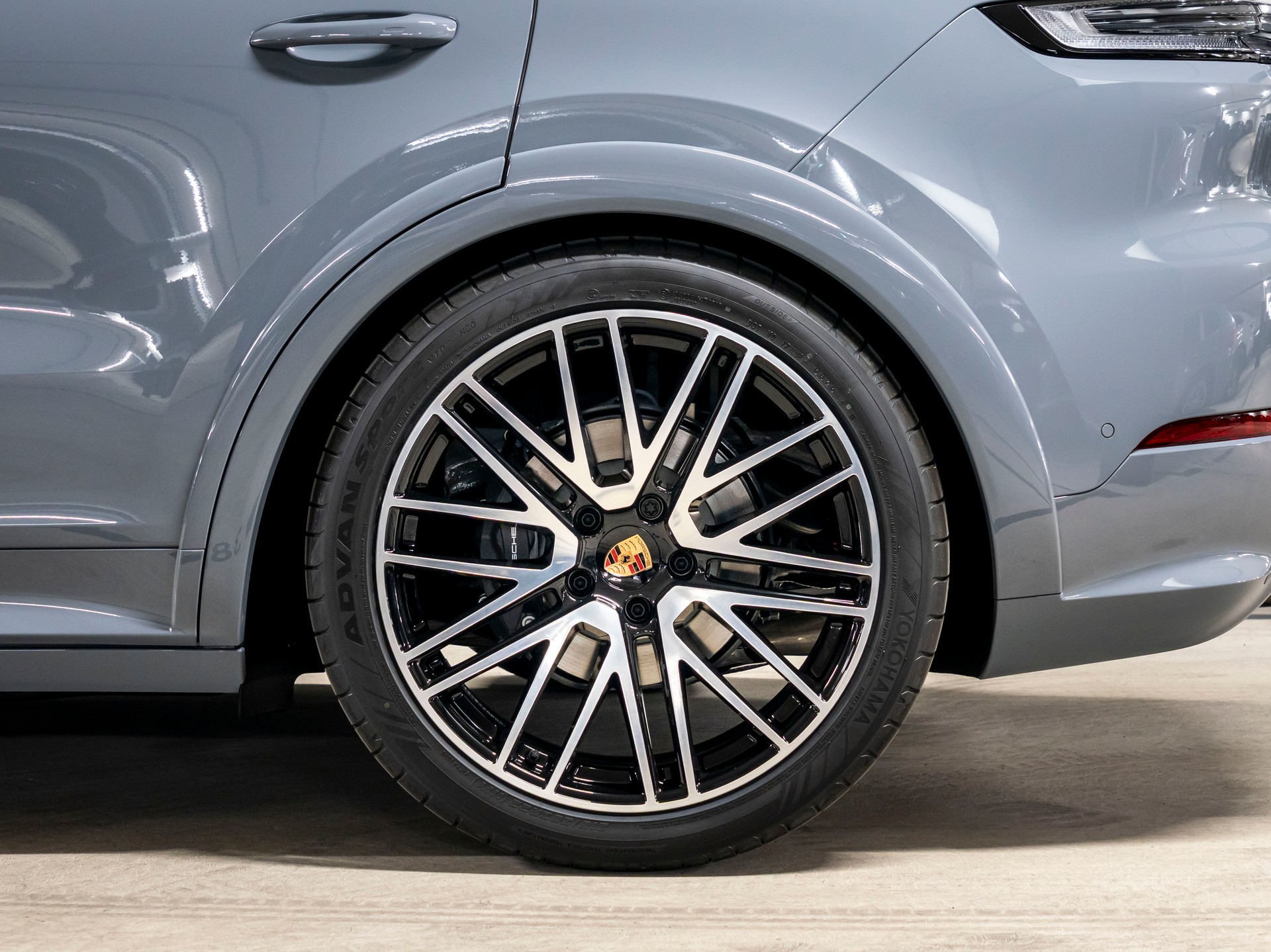 PORSCHE Cayenne Black Edition Tiptronic-image-12