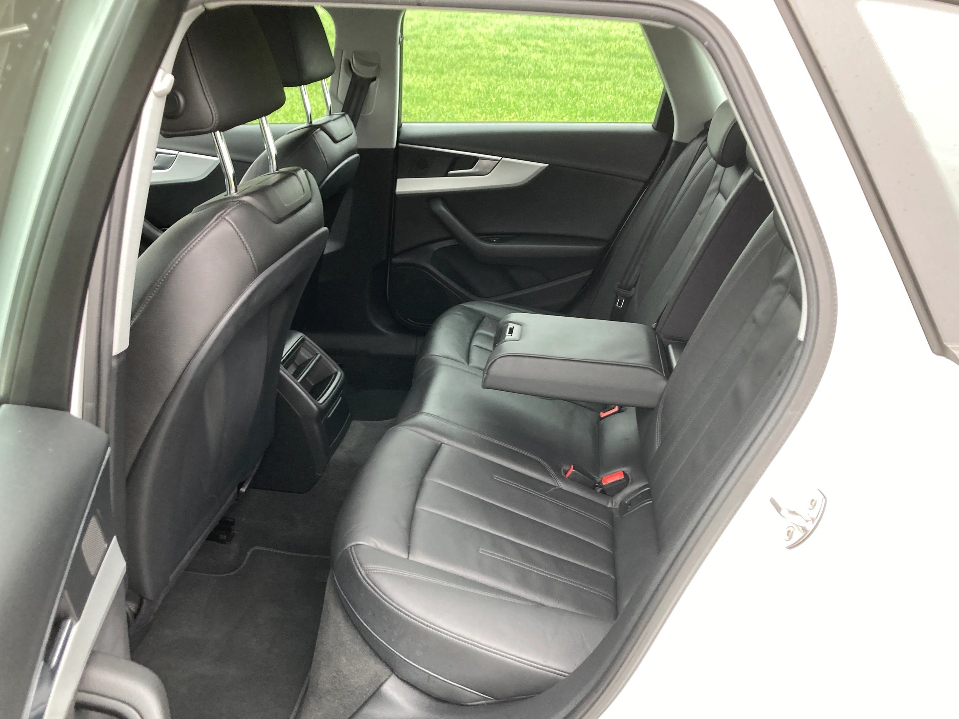 AUDI A4 Avant 2.0 TDI Sport-image-7