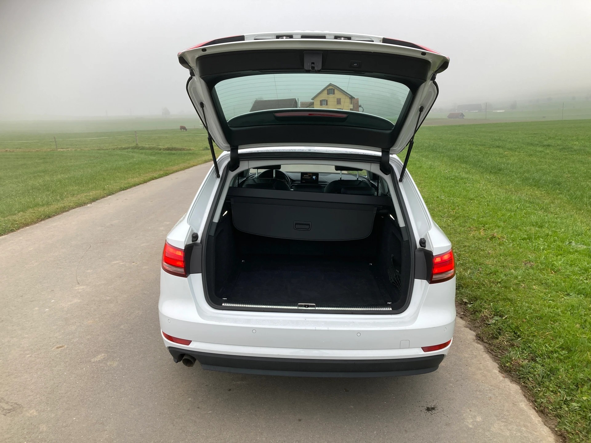 AUDI A4 Avant 2.0 TDI Sport-image-5