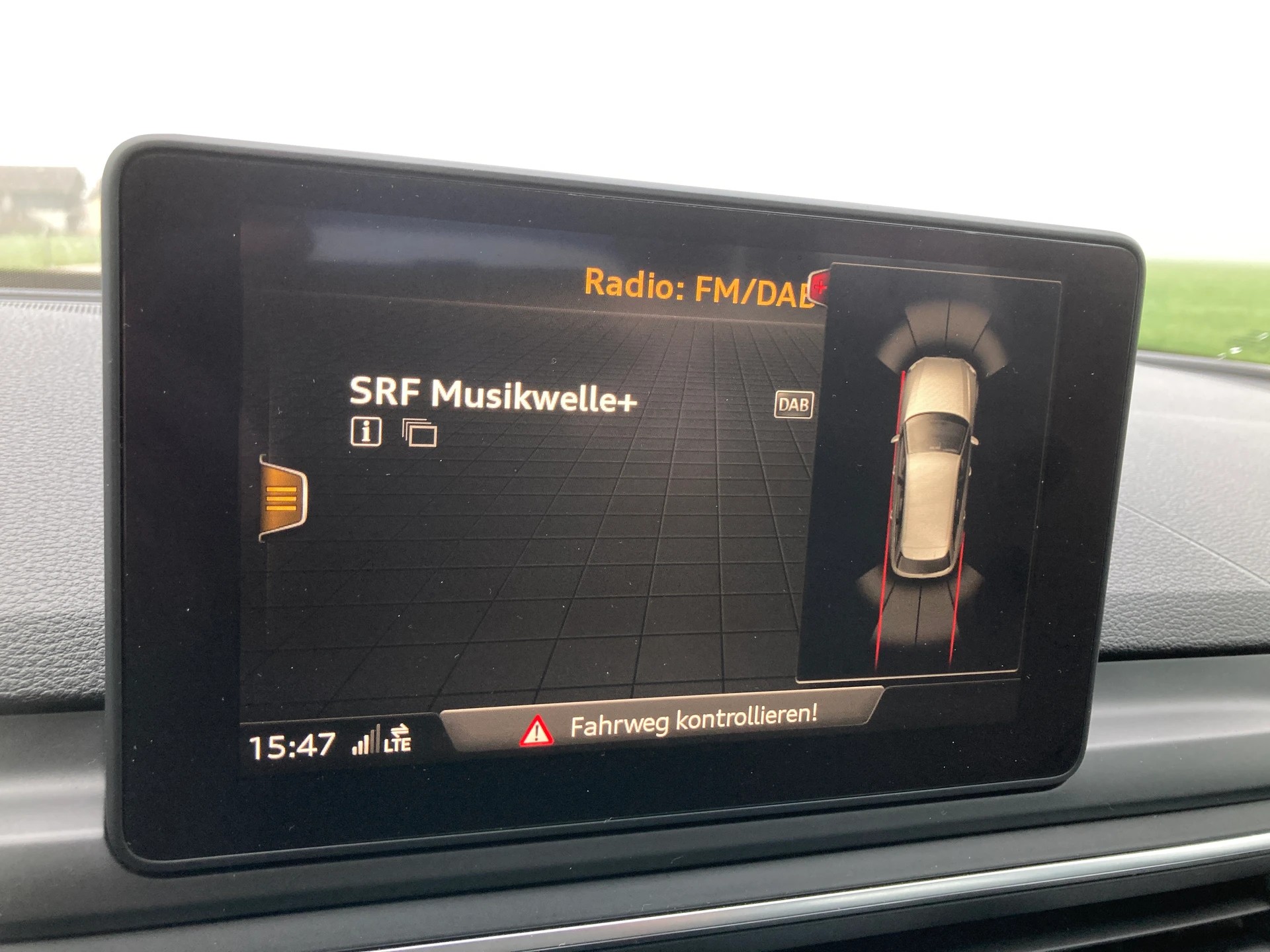 AUDI A4 Avant 2.0 TDI Sport-image-12
