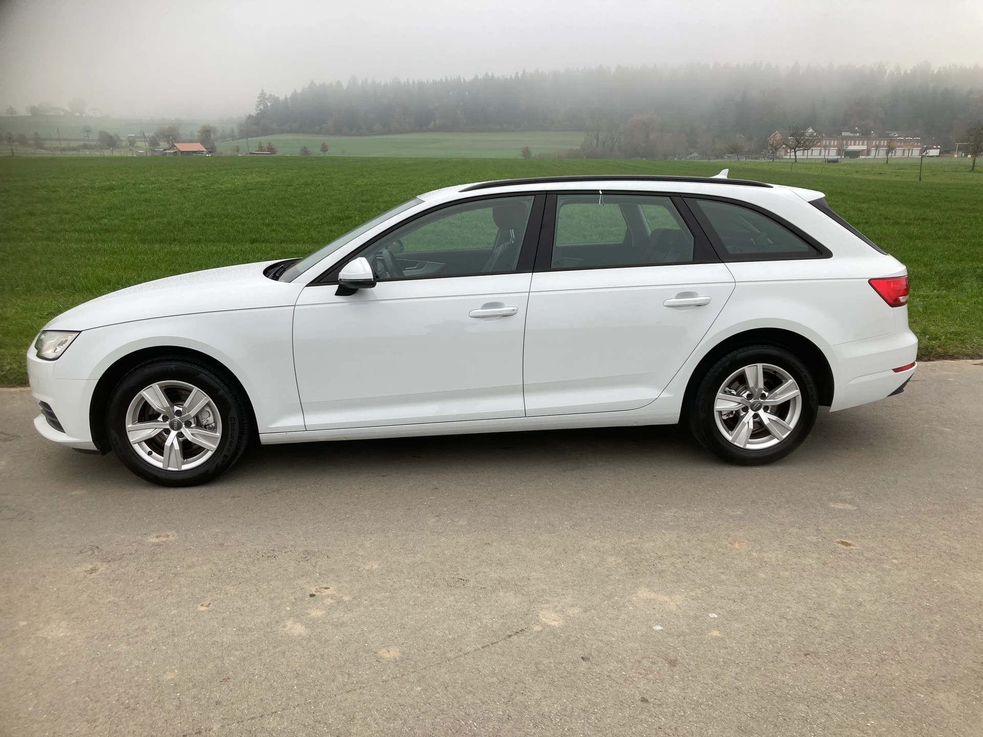 AUDI A4 Avant 2.0 TDI Sport-image-4