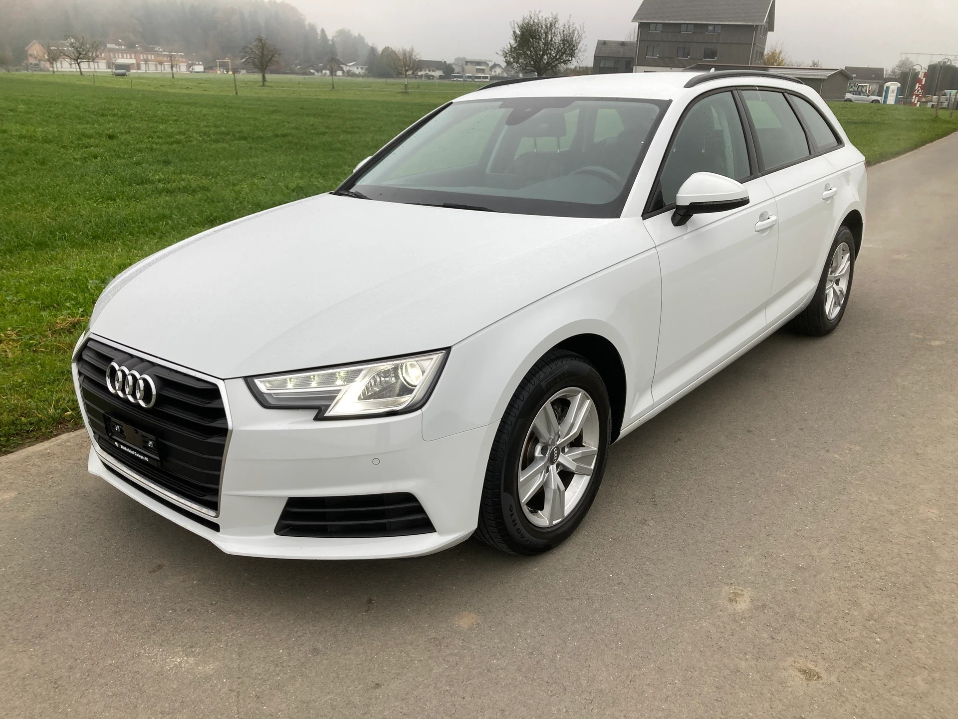 AUDI A4 Avant 2.0 TDI Sport-image-0