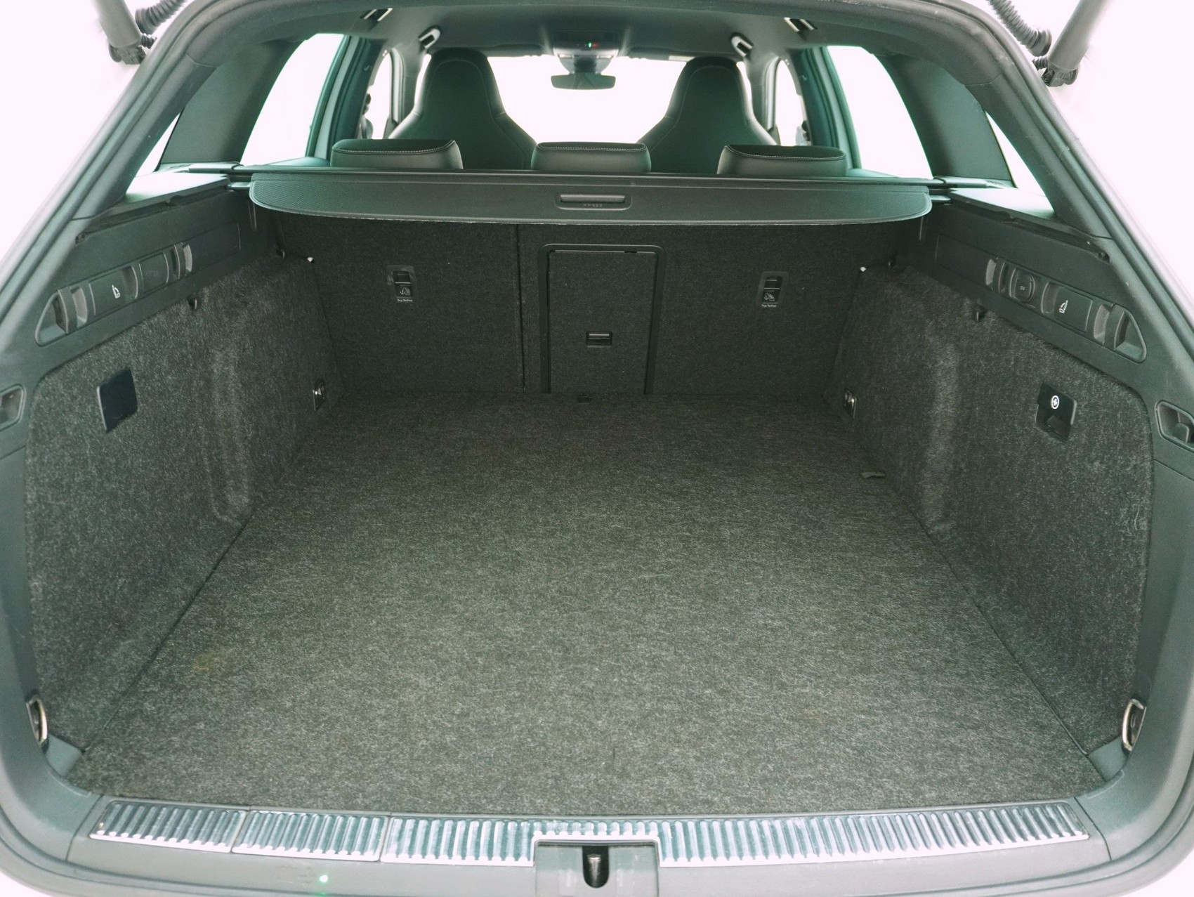 SKODA Superb Combi 1.4 TSI DSG PHEV Sport Line-image-23