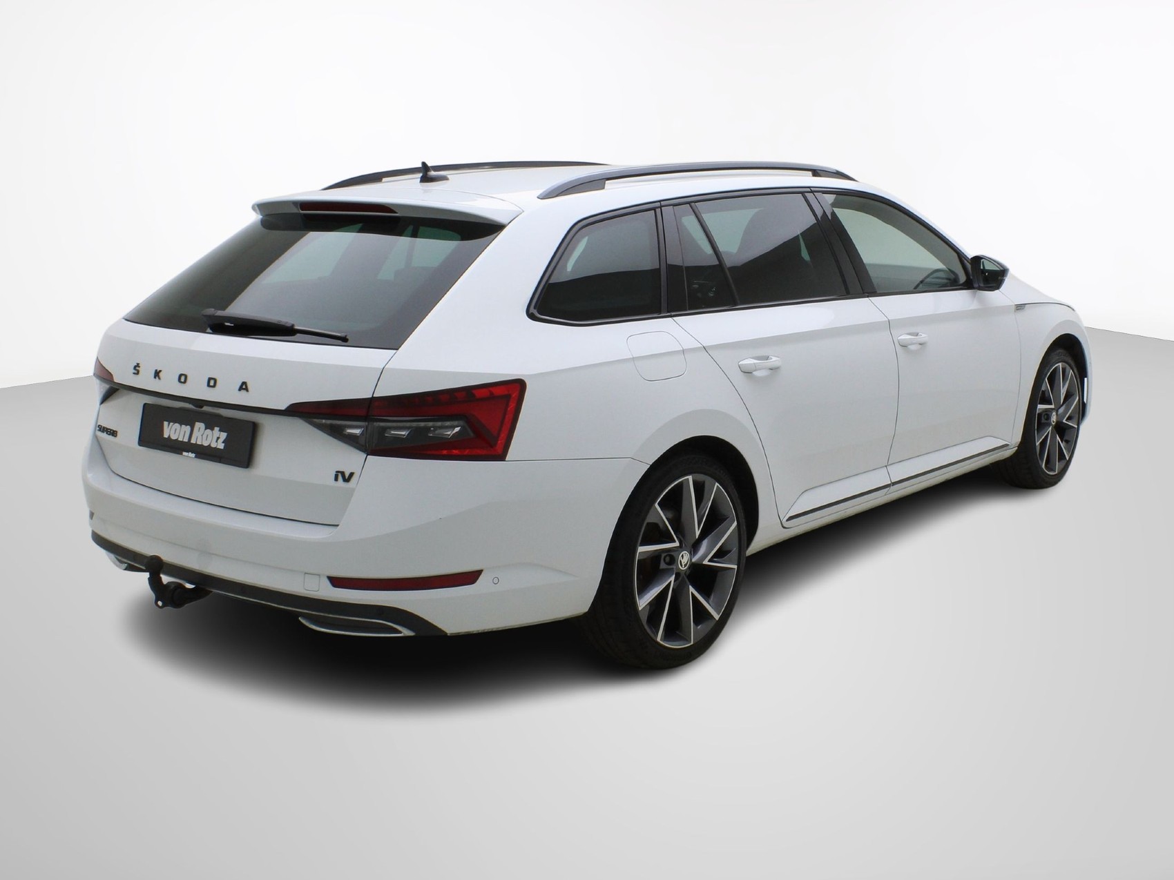 SKODA Superb Combi 1.4 TSI DSG PHEV Sport Line-image-4