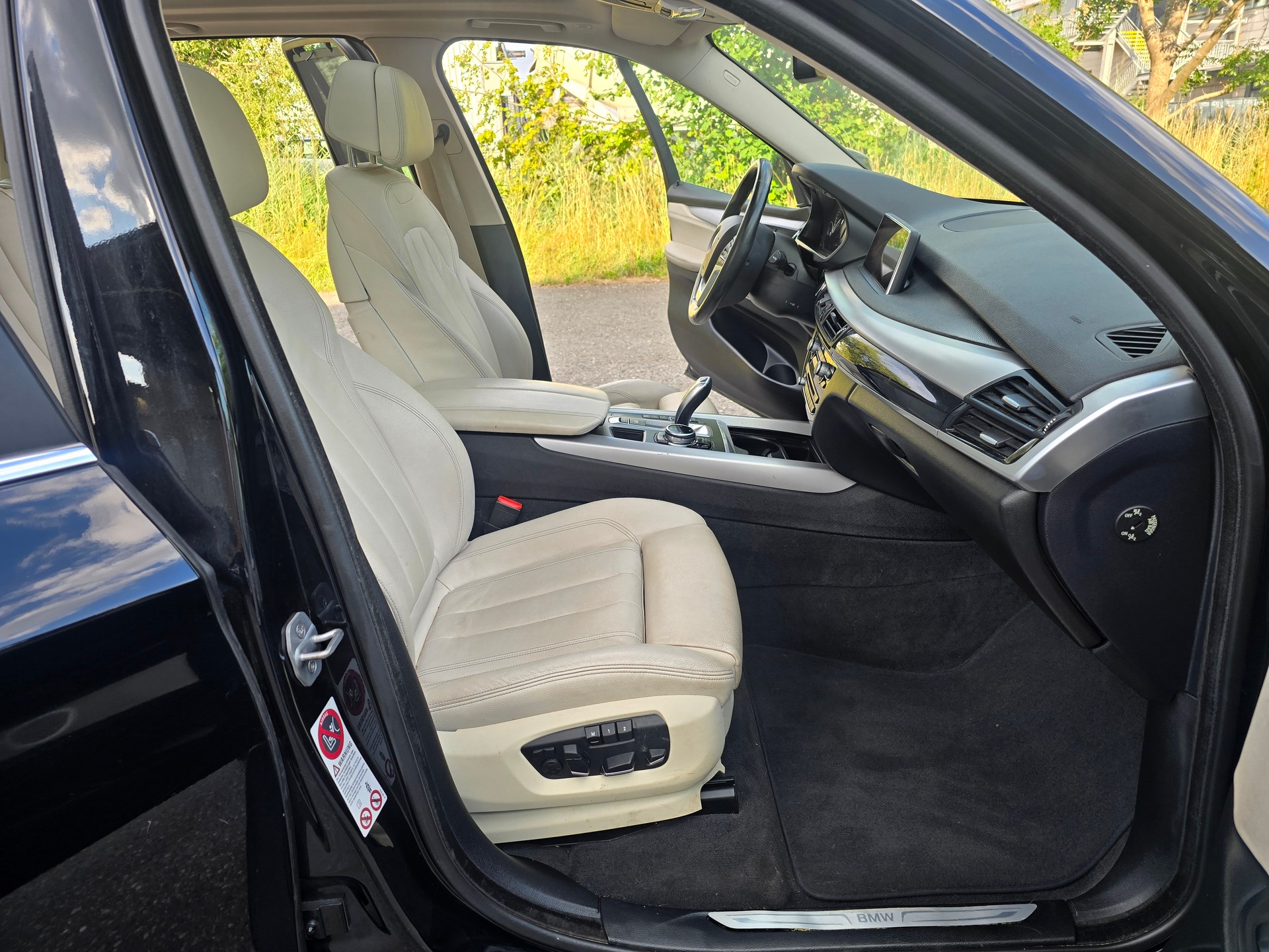 BMW X5 xDrive 30d Steptronic-image-17