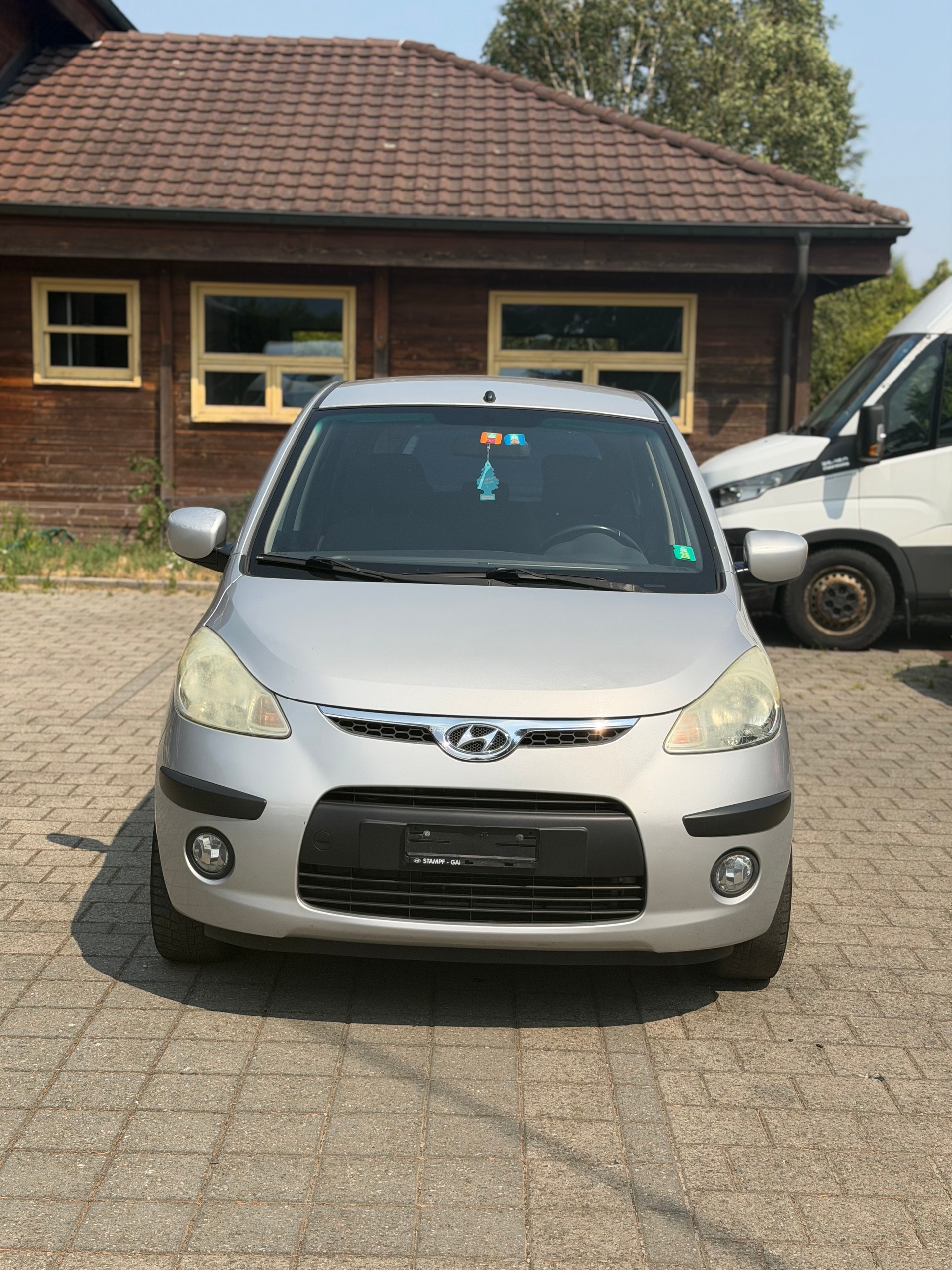 HYUNDAI i10 1.1 Style Automatic-image-1