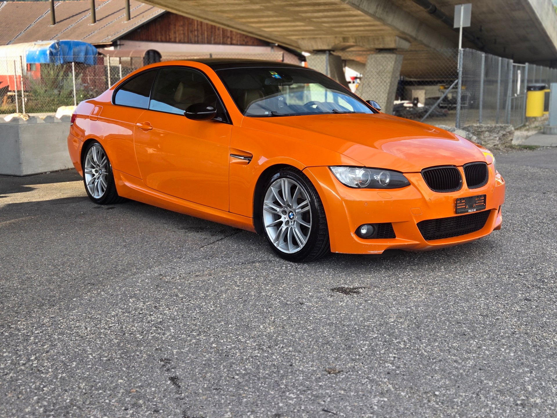 BMW 335i Coupé-image-1