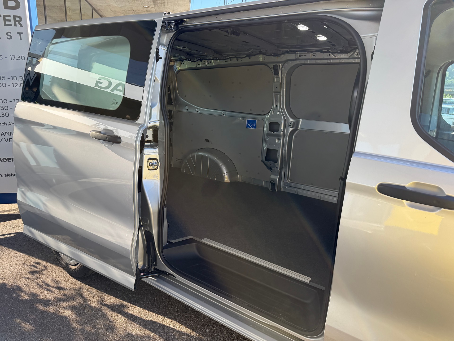 FORD Transit Custom Van 320 L2H1 Trend Automat 4x4-image-4